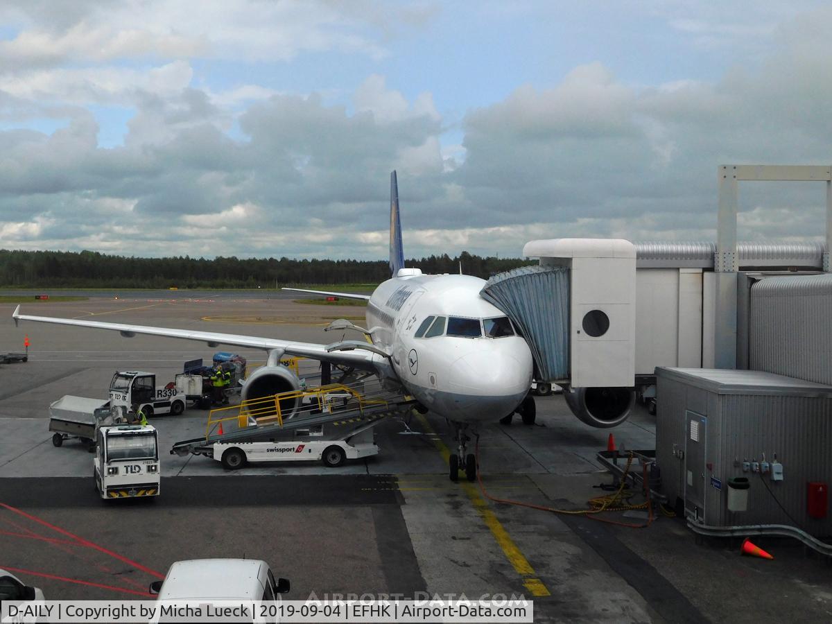 D-AILY, 1998 Airbus A319-114 C/N 875, At Vantaa