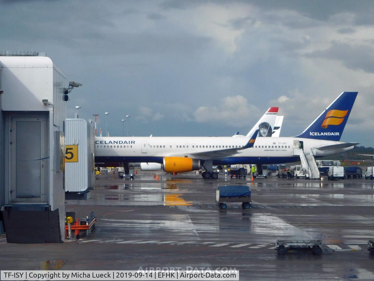 TF-ISY, 1991 Boeing 757-223 C/N 24594, At Vantaa