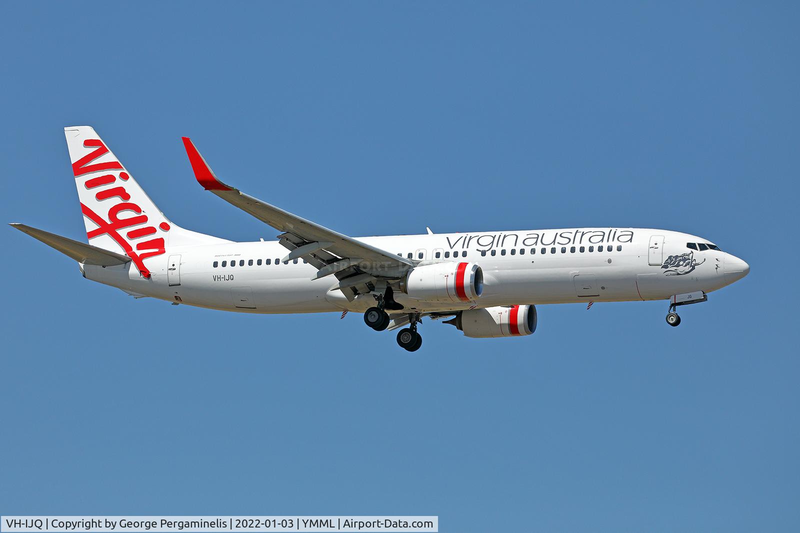 VH-IJQ, 2014 Boeing 737-8SA C/N 44222, Short final runway 16.