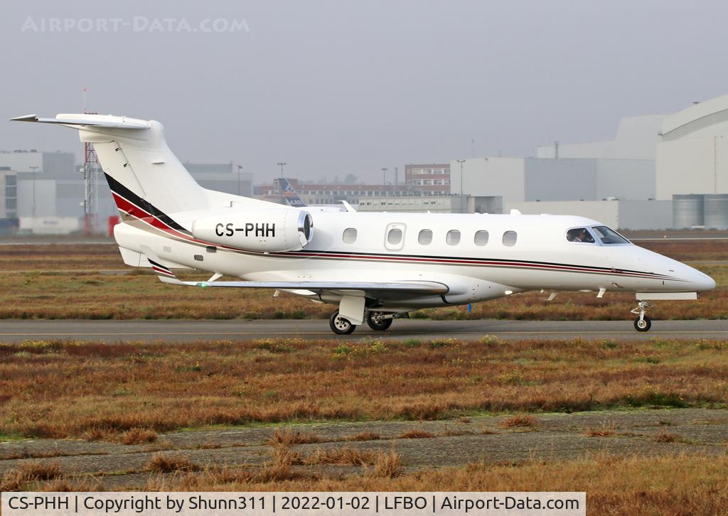 CS-PHH, 2014 Embraer EMB-505 Phenom 300 C/N 50500270, Taxiing to the General Aviation area.