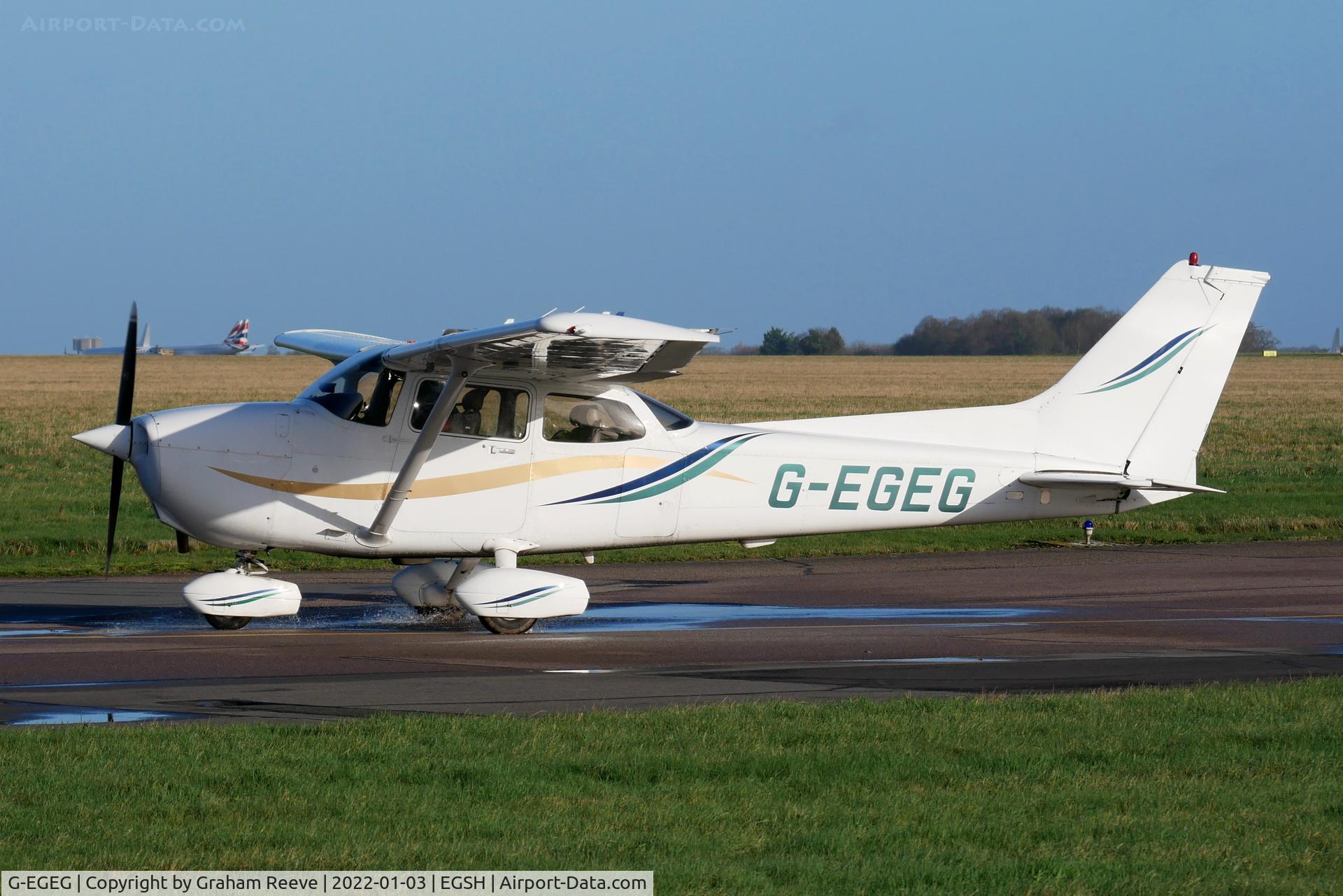 G-EGEG, 2000 Cessna 172R C/N 17280894, Just landed at Norwich.