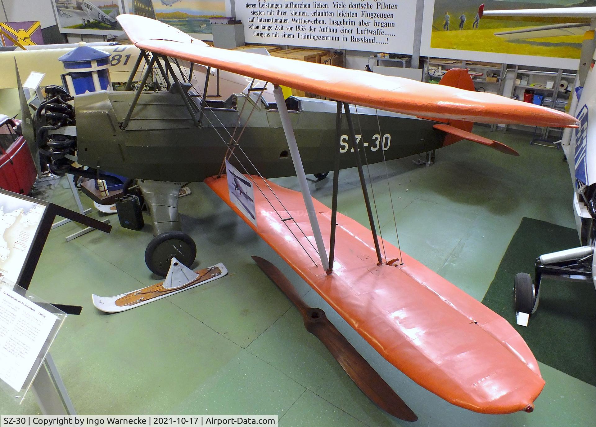 SZ-30, Focke-Wulf Fw-44J Stieglitz C/N 2933, Focke-Wulf Fw 44J Stieglitz at the Luftfahrtmuseum Laatzen, Laatzen (Hannover)