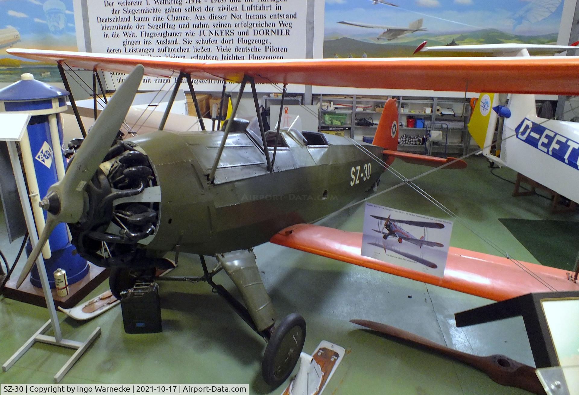 SZ-30, Focke-Wulf Fw-44J Stieglitz C/N 2933, Focke-Wulf Fw 44J Stieglitz at the Luftfahrtmuseum Laatzen, Laatzen (Hannover)