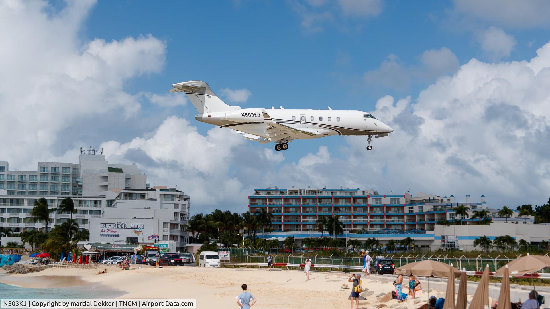 N503KJ, 2007 Bombardier Challenger 300 (BD-100-1A10) C/N 20188, Maho beach