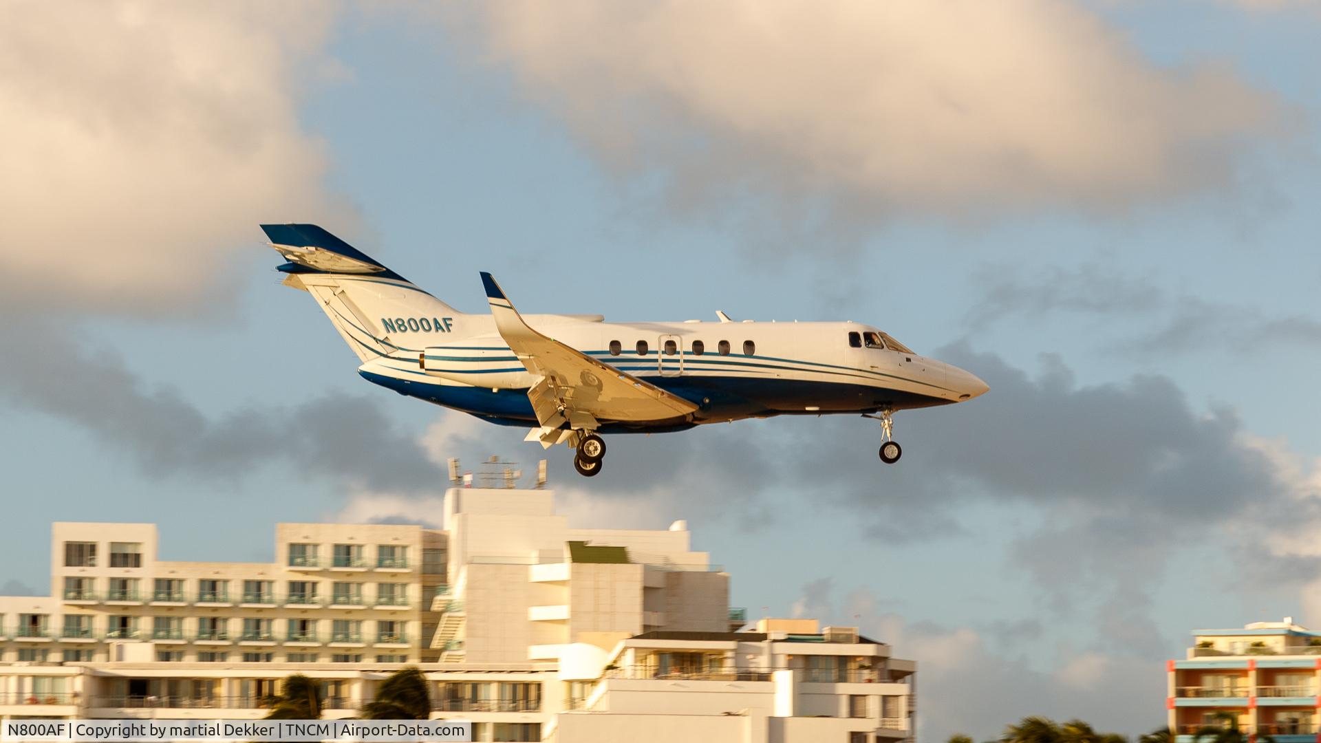 N800AF, 1989 British Aerospace BAe.125-800A C/N 258158, Maho beach
