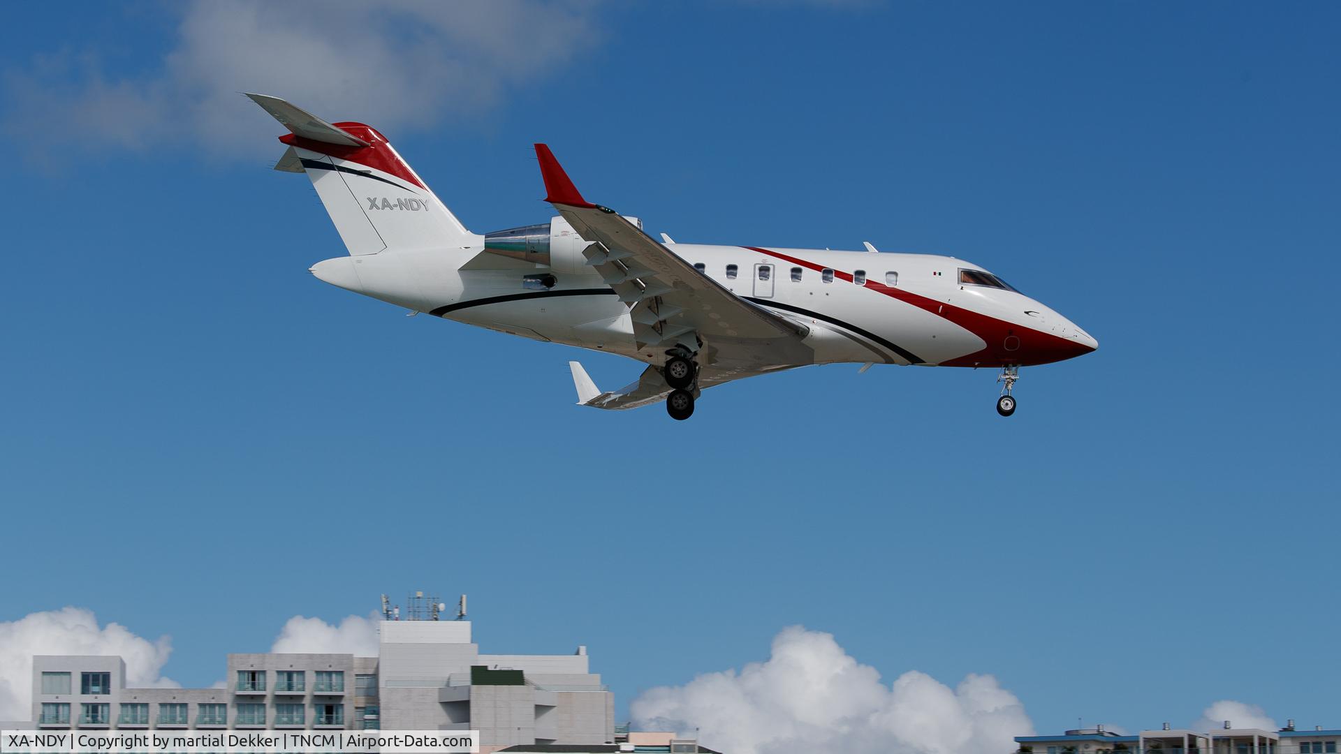 XA-NDY, Bombardier Challenger 605 (CL-600-2B16) C/N 5944, Maho beach