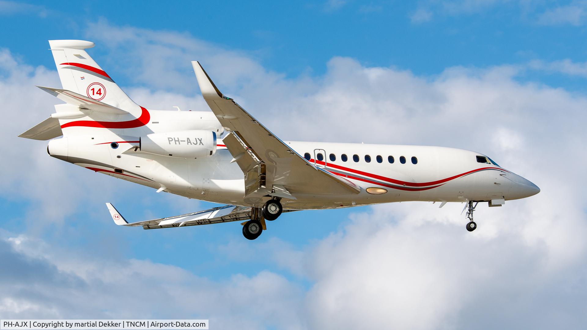 PH-AJX, 2009 Dassault Falcon 7X C/N 102, Maho beach