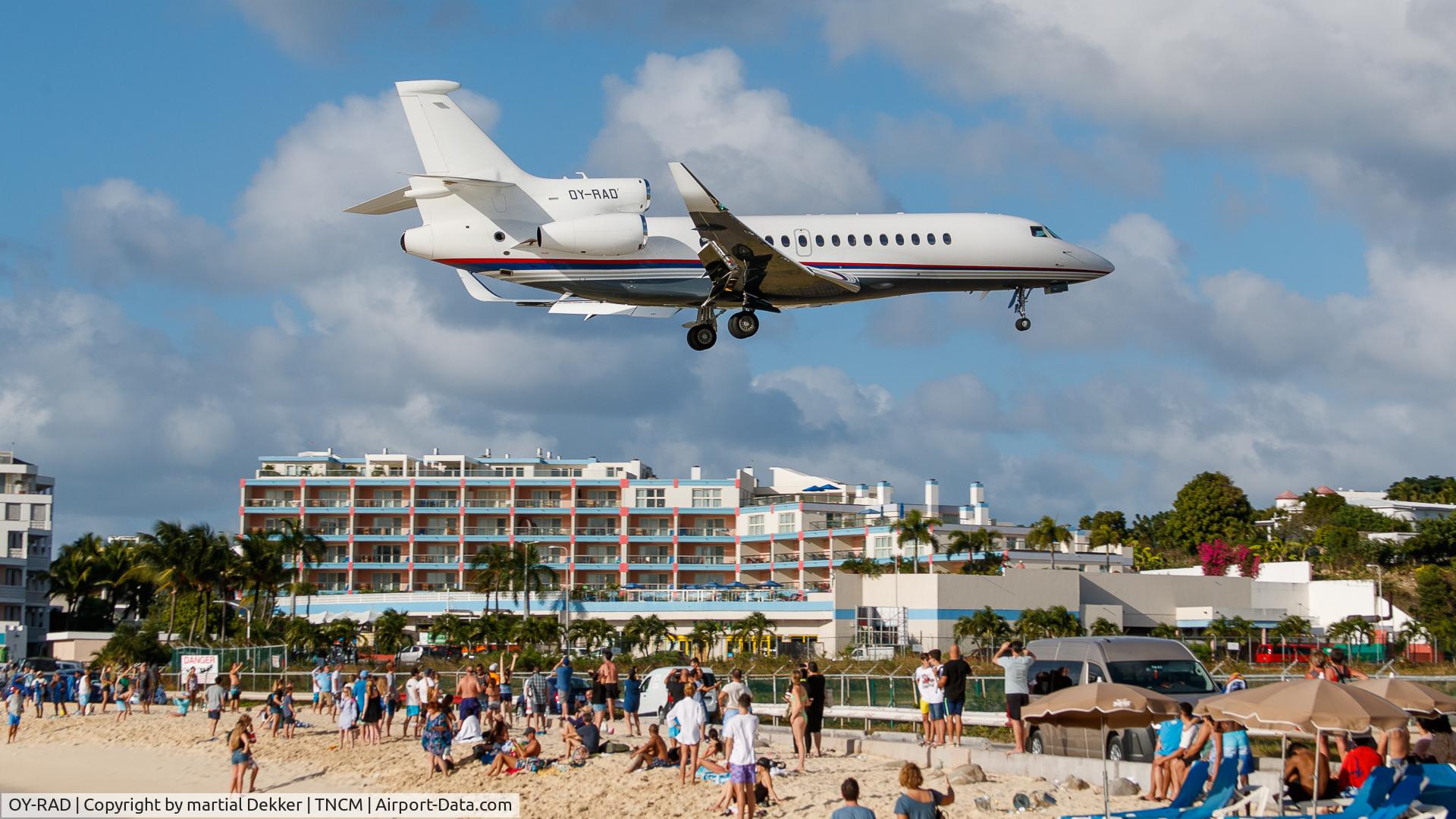 OY-RAD, 2011 Dassault Falcon 7X C/N 129, Maho beach