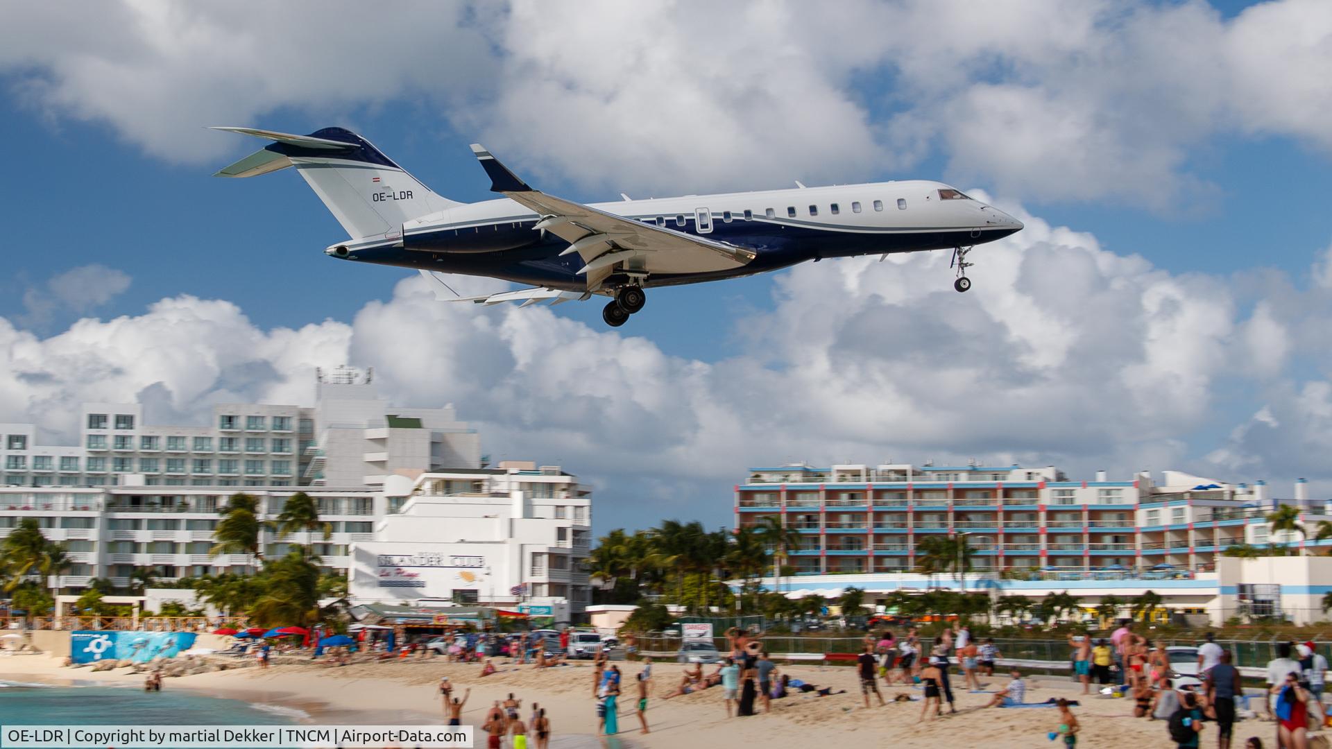 OE-LDR, 2013 Bombardier BD-700-1A10 Global 6000 C/N 9548, Maho beach