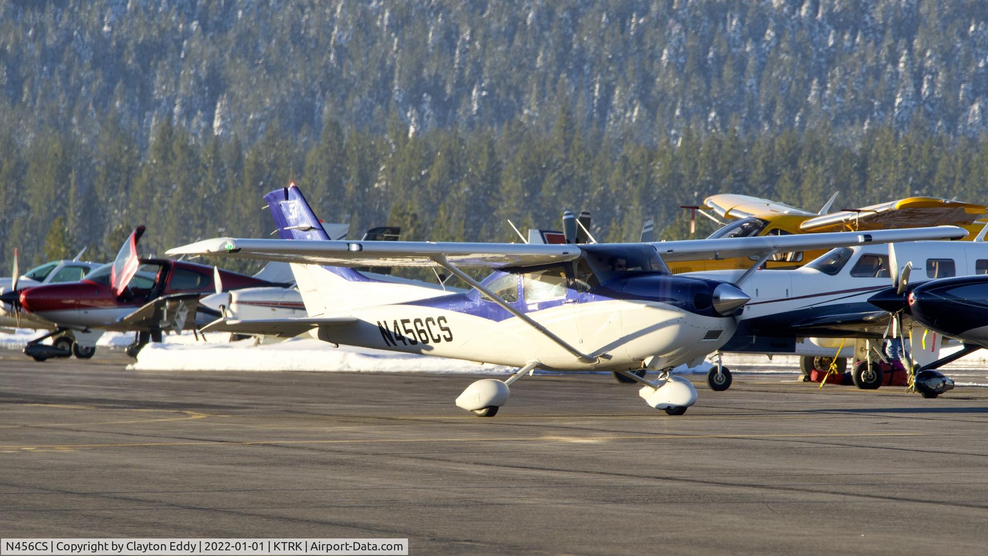 N456CS, 2016 Cessna 182T Skylane C/N 18282451, Truckee airport California 2022.
