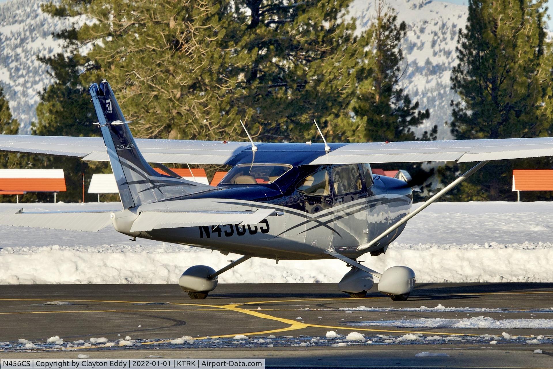 N456CS, 2016 Cessna 182T Skylane C/N 18282451, Truckee airport California 2022.