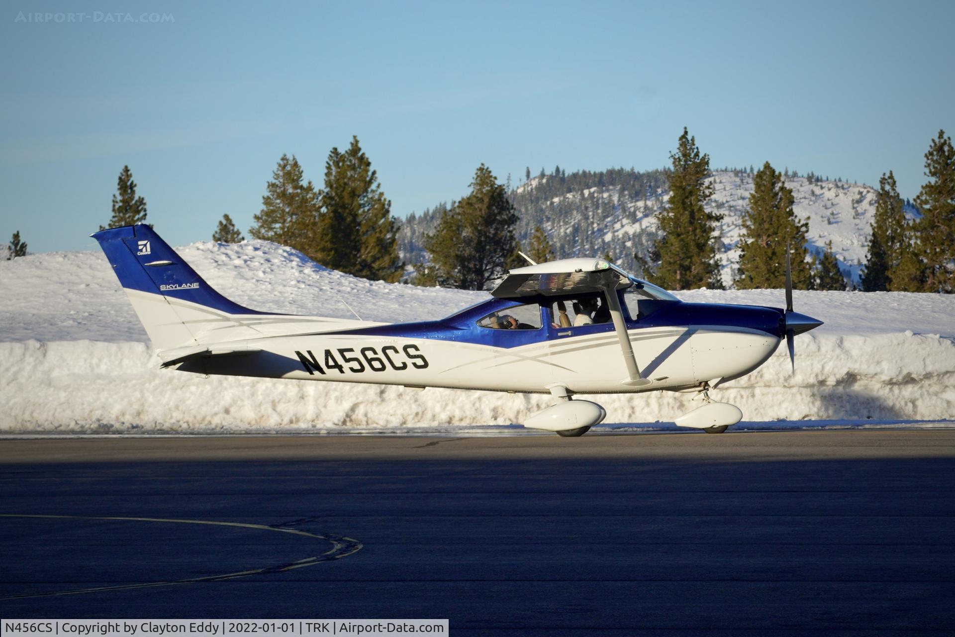 N456CS, 2016 Cessna 182T Skylane C/N 18282451, Truckee airport California 2022.