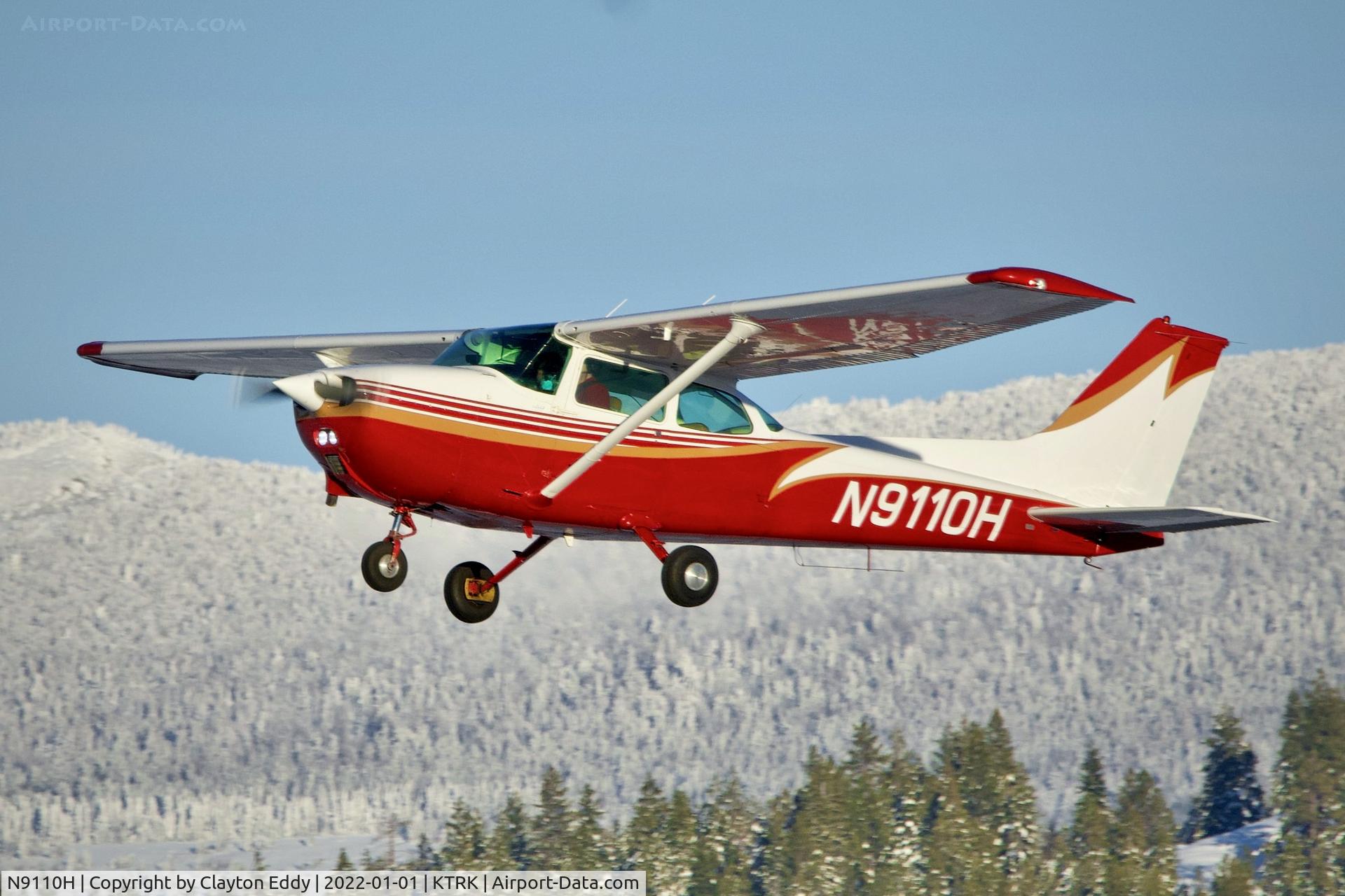 N9110H, 1975 Cessna 172M C/N 17265951, Truckee airport California 2022.