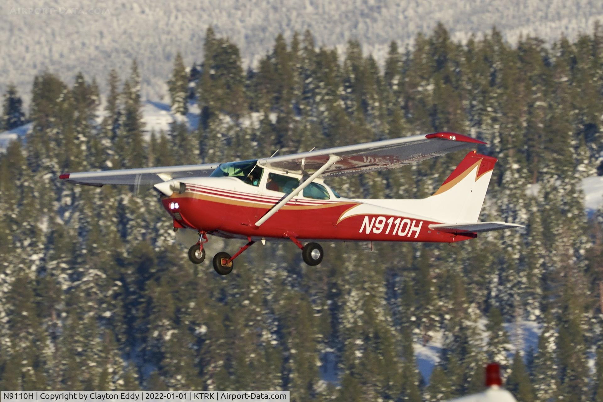 N9110H, 1975 Cessna 172M C/N 17265951, Truckee airport California 2022.