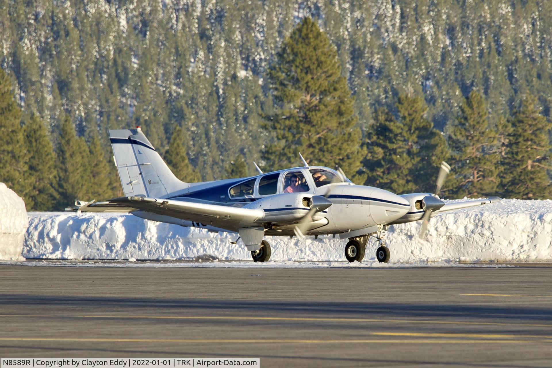 N8589R, 1974 Beech 95-B55 (T42A) Baron C/N TC-1775, Truckee airport California 2022.