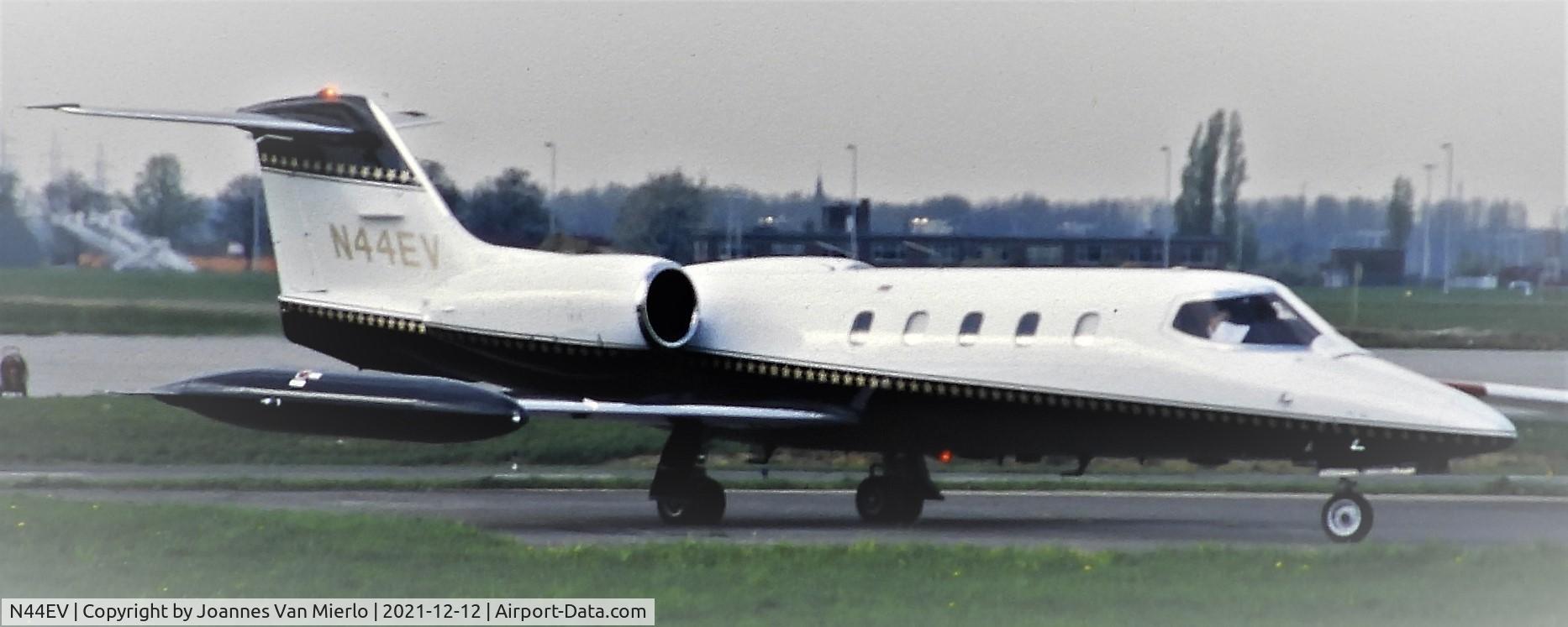 N44EV, 1976 Gates Learjet 36A C/N 022, Slide scan