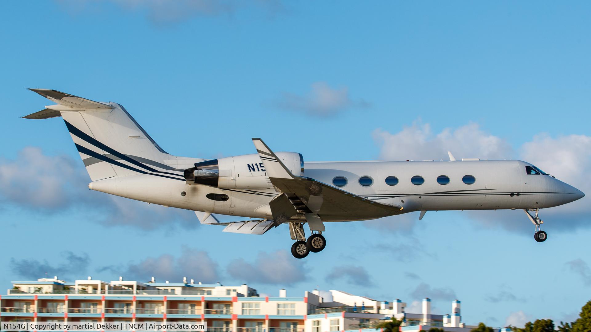 N154G, 1987 Gulfstream Aerospace G-IV C/N 1044, Maho beach