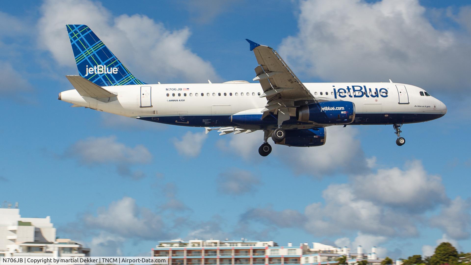 N706JB, 2008 Airbus A320-232 C/N 3451, Maho beach