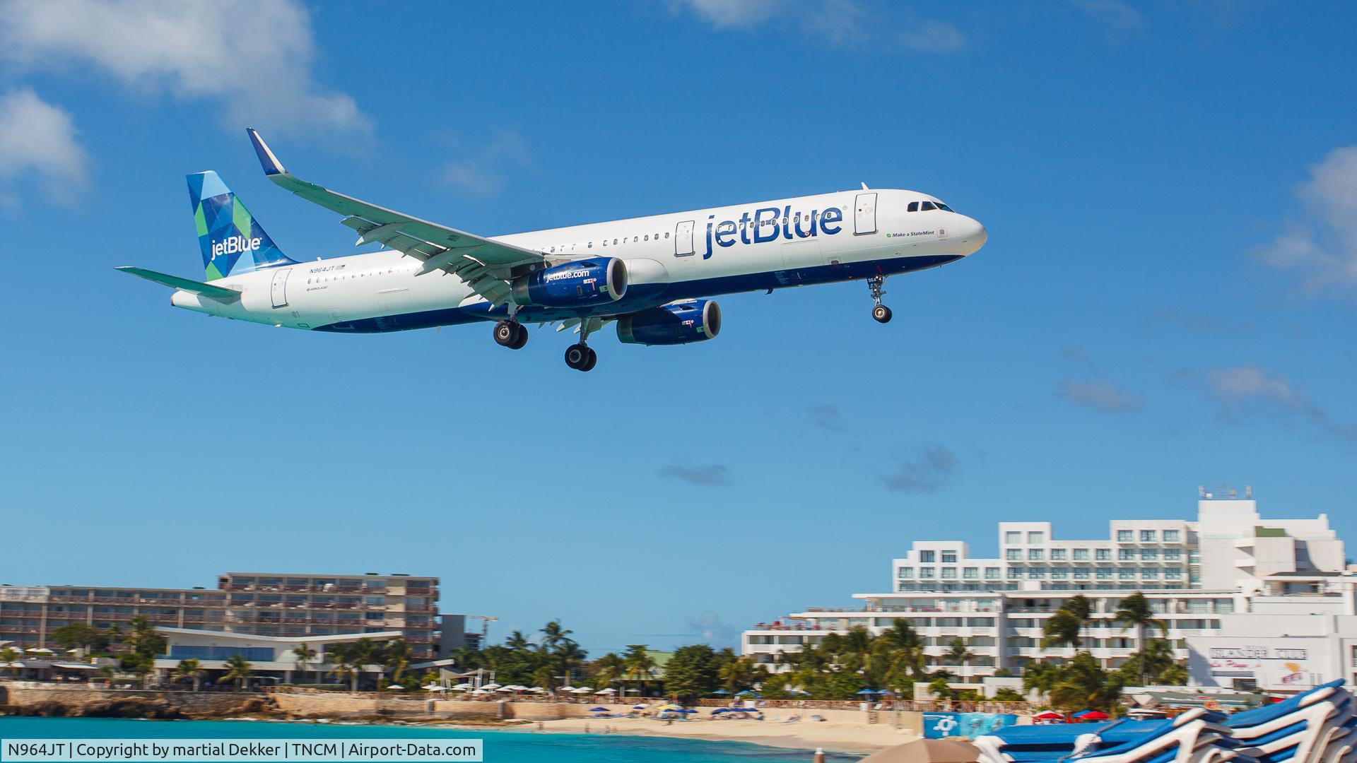 N964JT, 2016 Airbus A321-231 C/N 7018, Maho beach