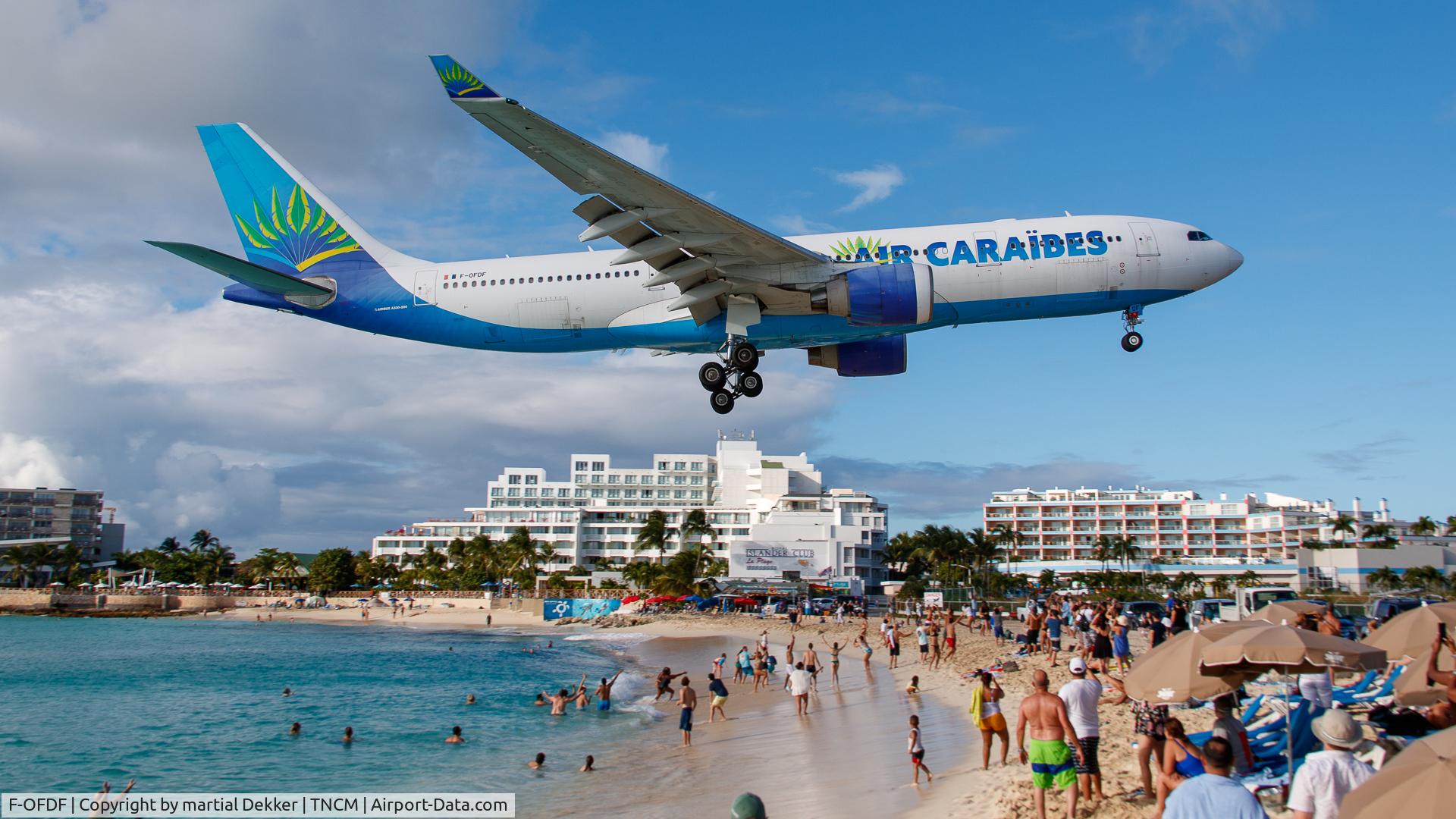 F-OFDF, 1999 Airbus A330-223 C/N 253, Maho beach