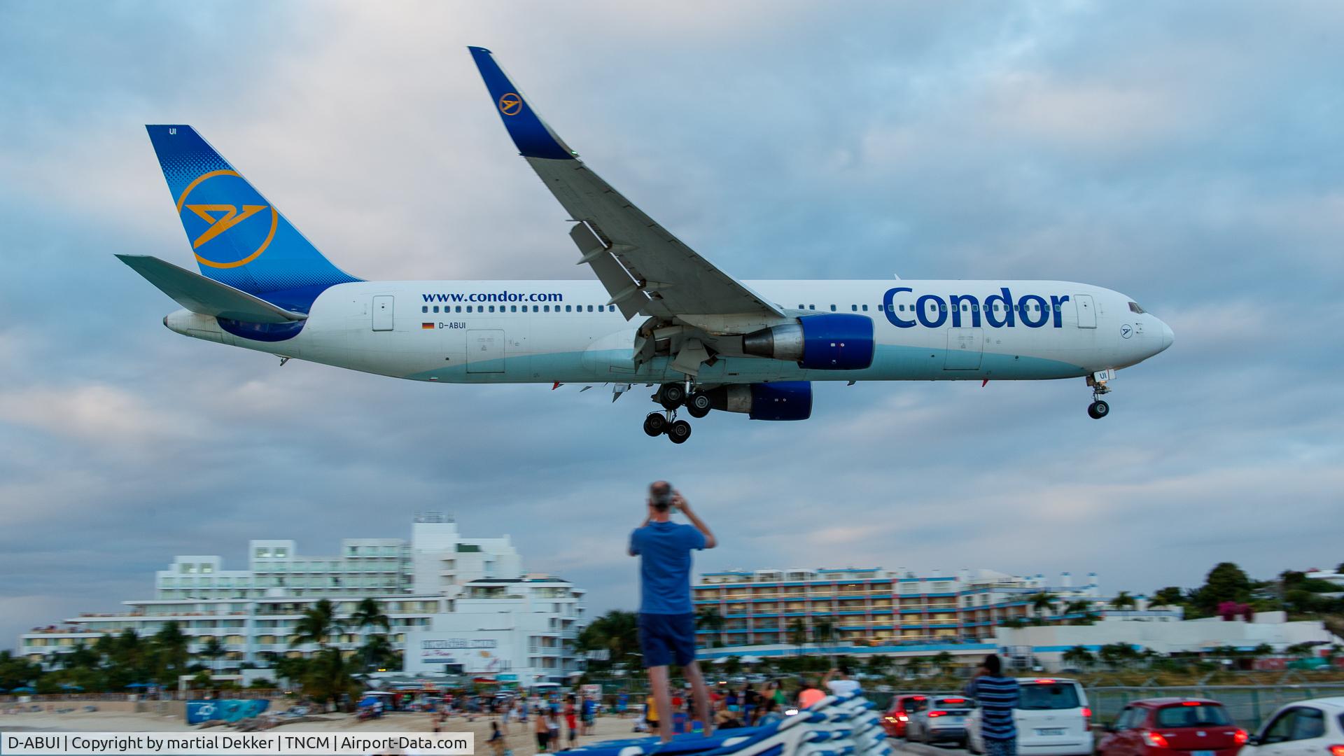 D-ABUI, 1994 Boeing 767-330/ER C/N 26988, Maho beach