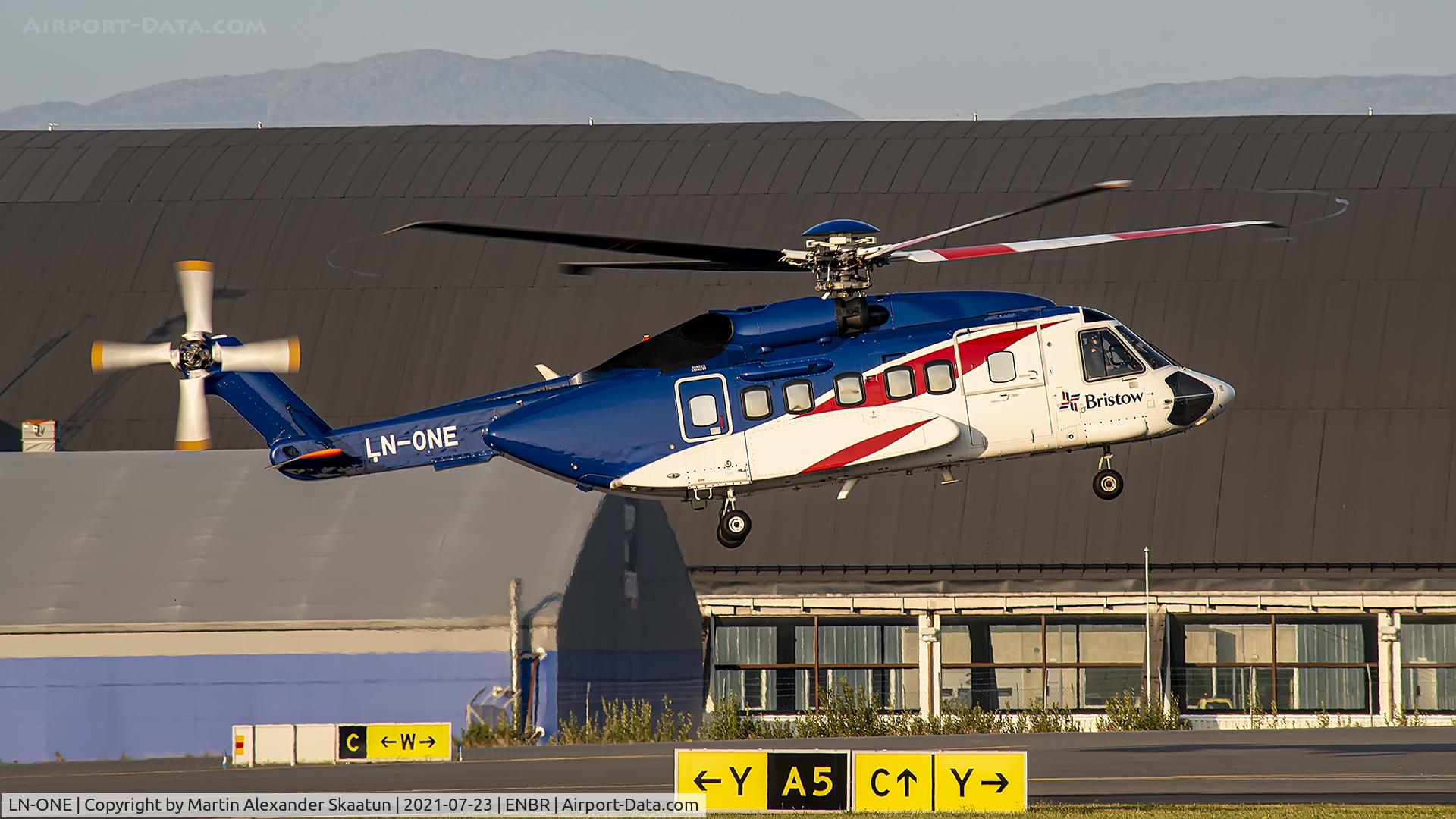 LN-ONE, 2013 Sikorsky S-92A Helibus C/N 92-0213, Landing on Charlie by 17.