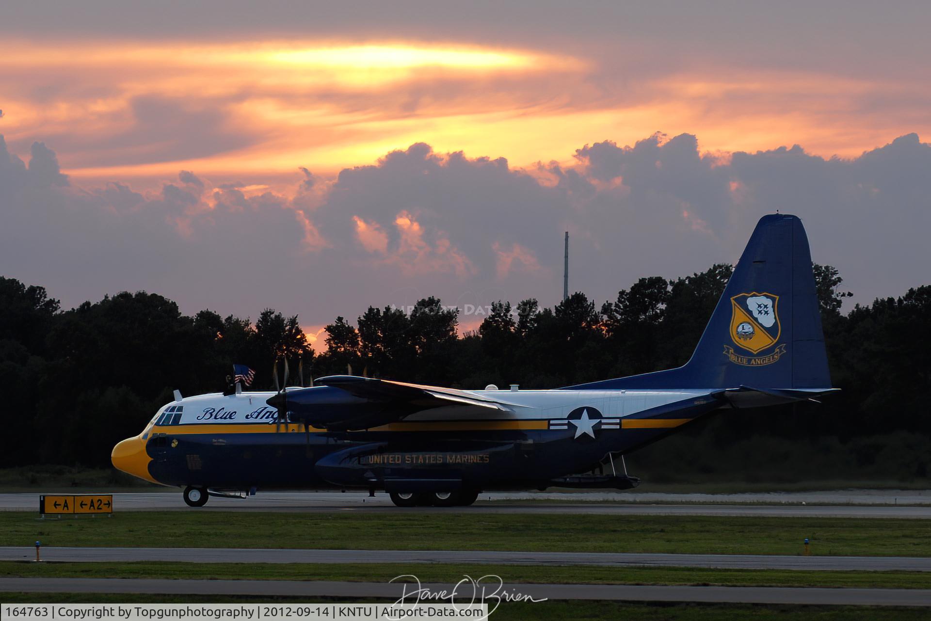 164763, 1992 Lockheed C-130T Hercules C/N 382-5258, Bert taxis to the hot ramp after his evening show