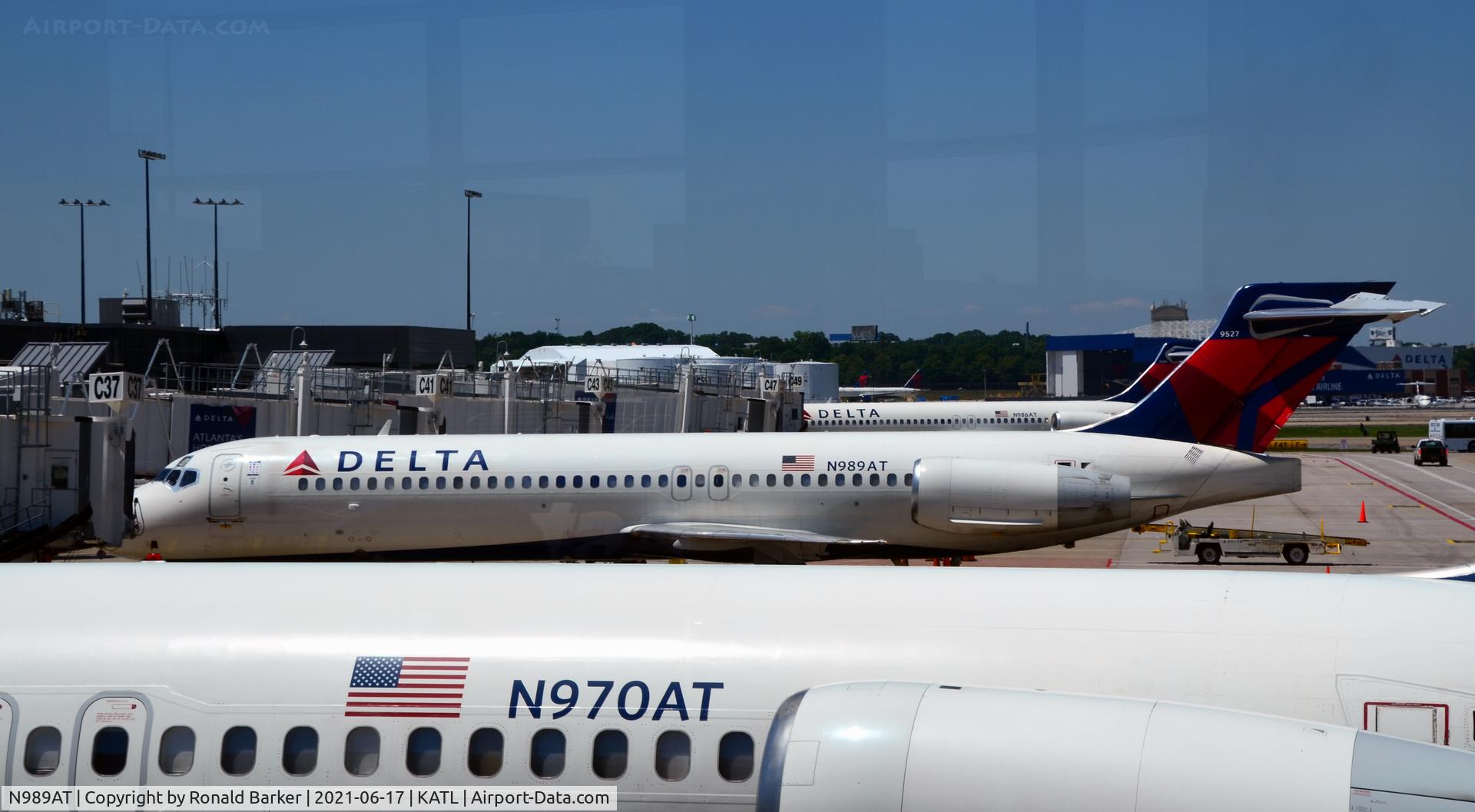 N989AT, 2001 Boeing 717-200 C/N 55152, Gate C37 Atlanta