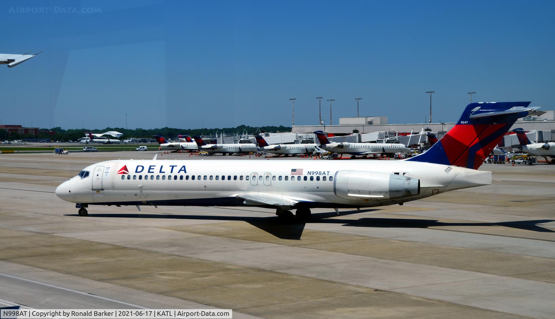 N998AT, 2002 Boeing 717-200 C/N 55142, Arrive Gate C36 Atlanta