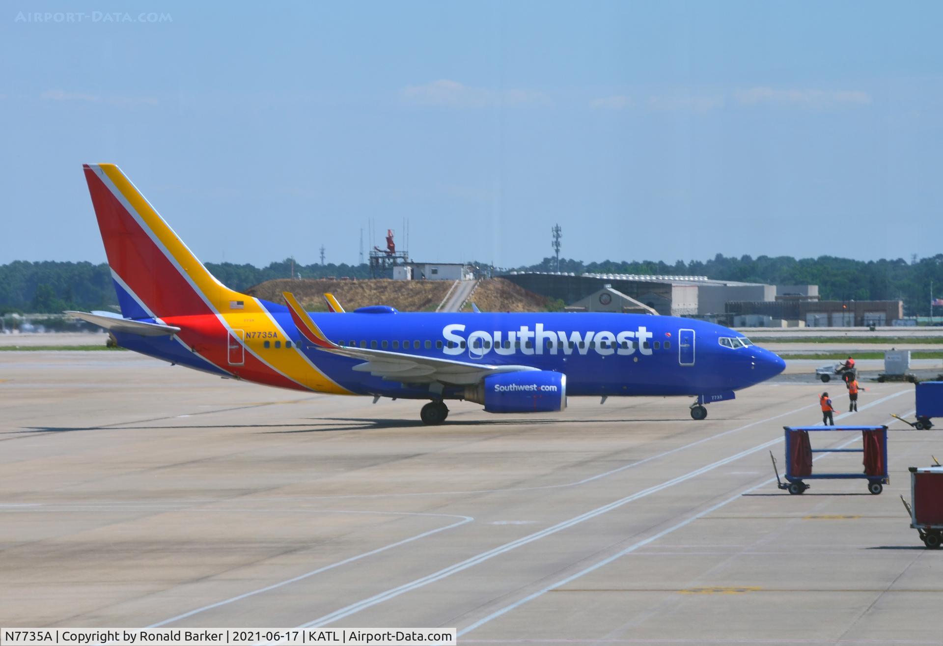 N7735A, 2006 Boeing 737-7BD C/N 34862, Southwest welcome team at gate Atlanta