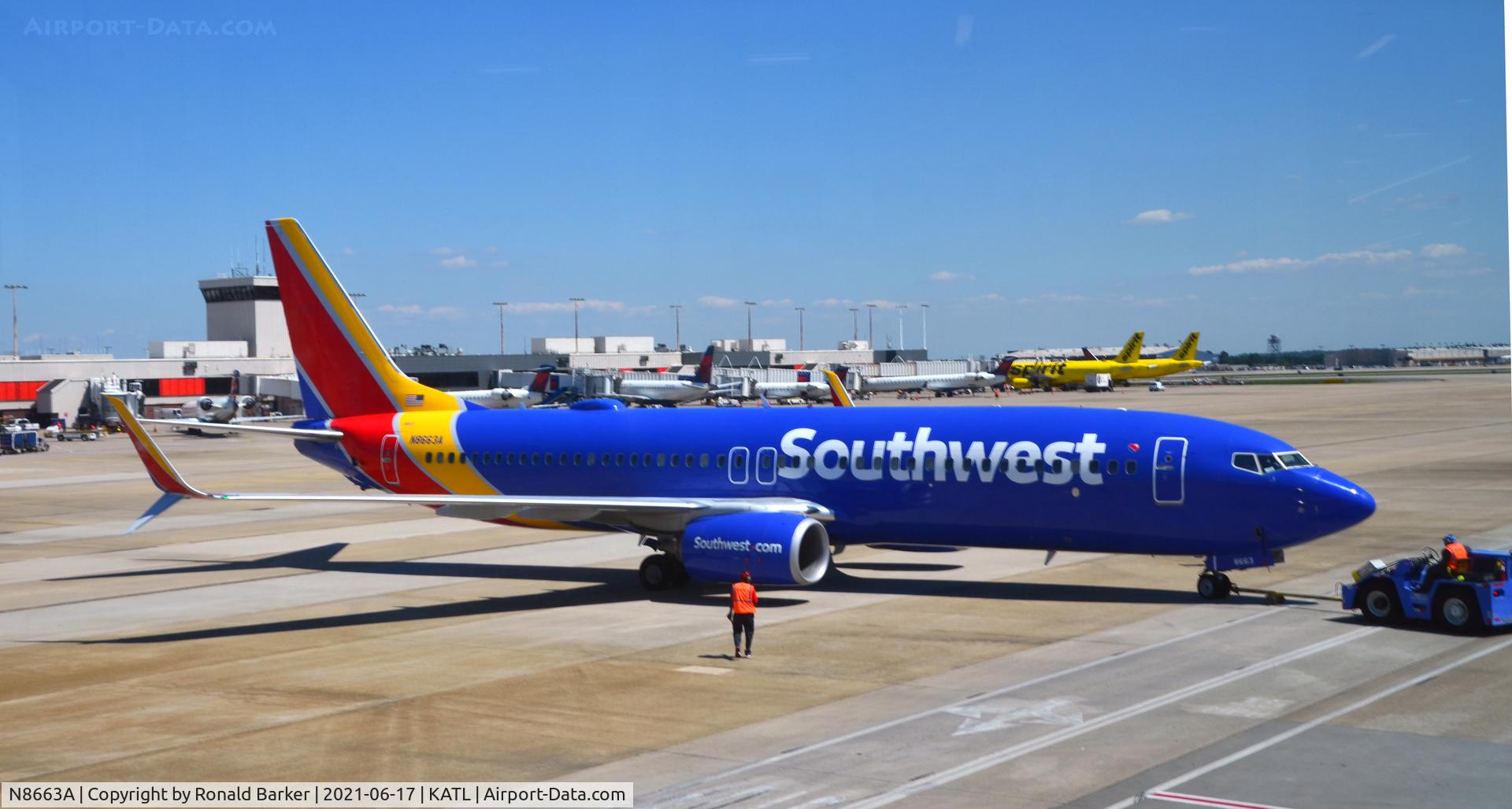 N8663A, 2015 Boeing 737-8H4 C/N 36902, Pushback Atlanta