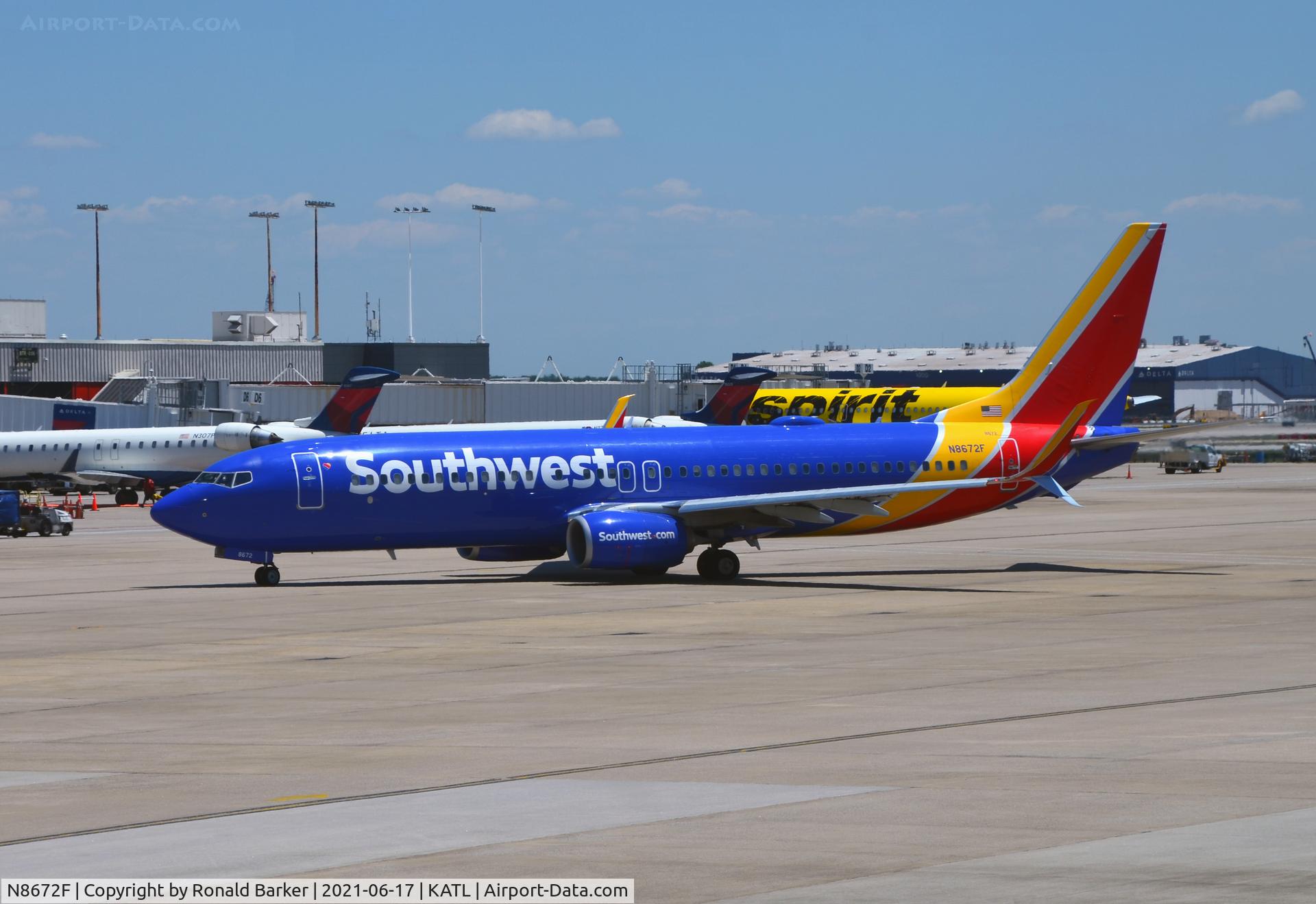 N8672F, 2015 Boeing 737-8H4 C/N 36940, Taxi Atlanta