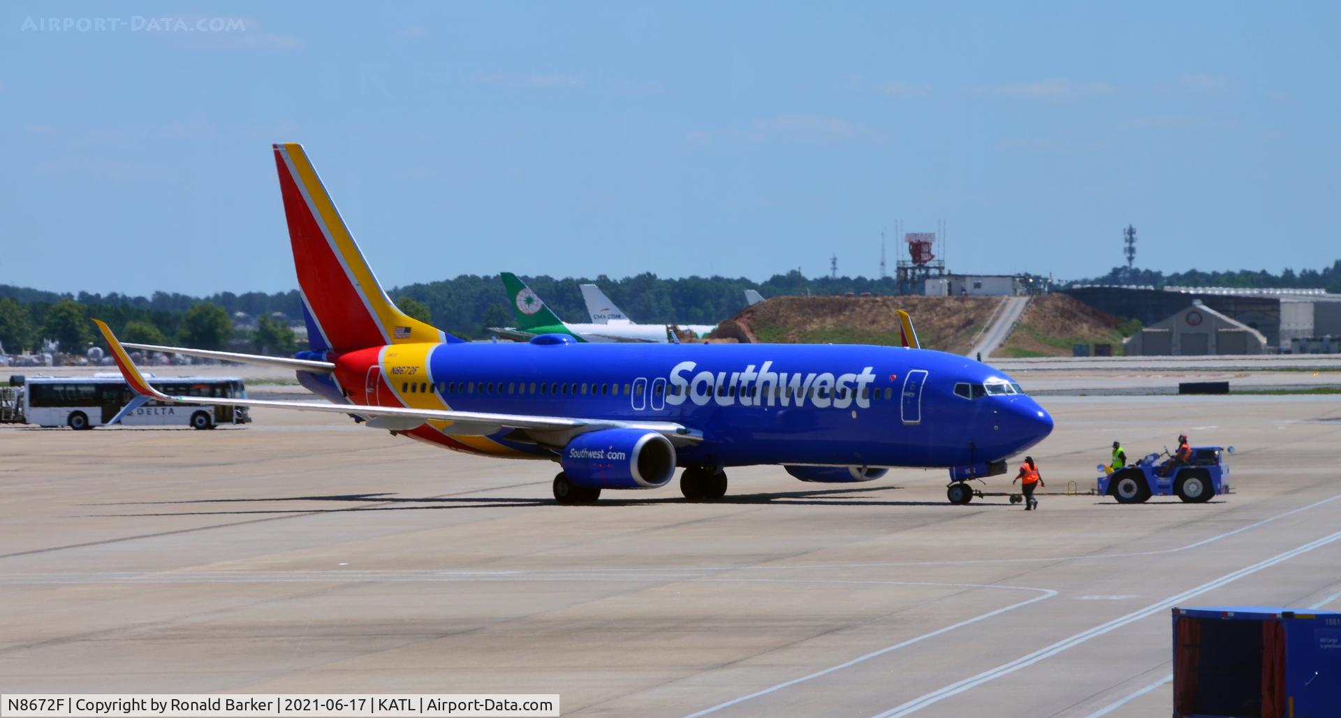 N8672F, 2015 Boeing 737-8H4 C/N 36940, Pushback Atlanta