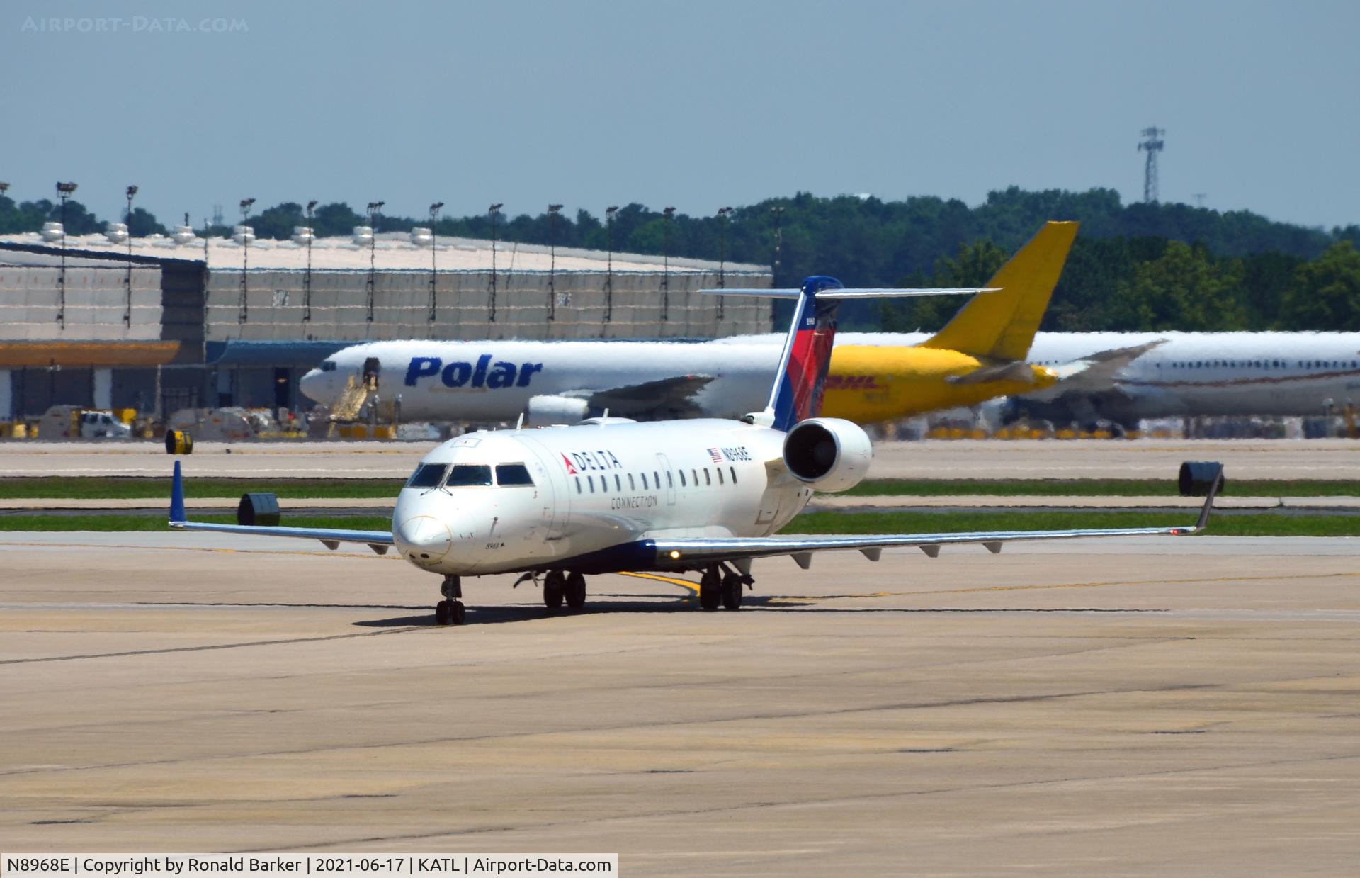 N8968E, 2004 Bombardier CRJ-200 (CL-600-2B19) C/N 7968, Taxi to gate Atlanta