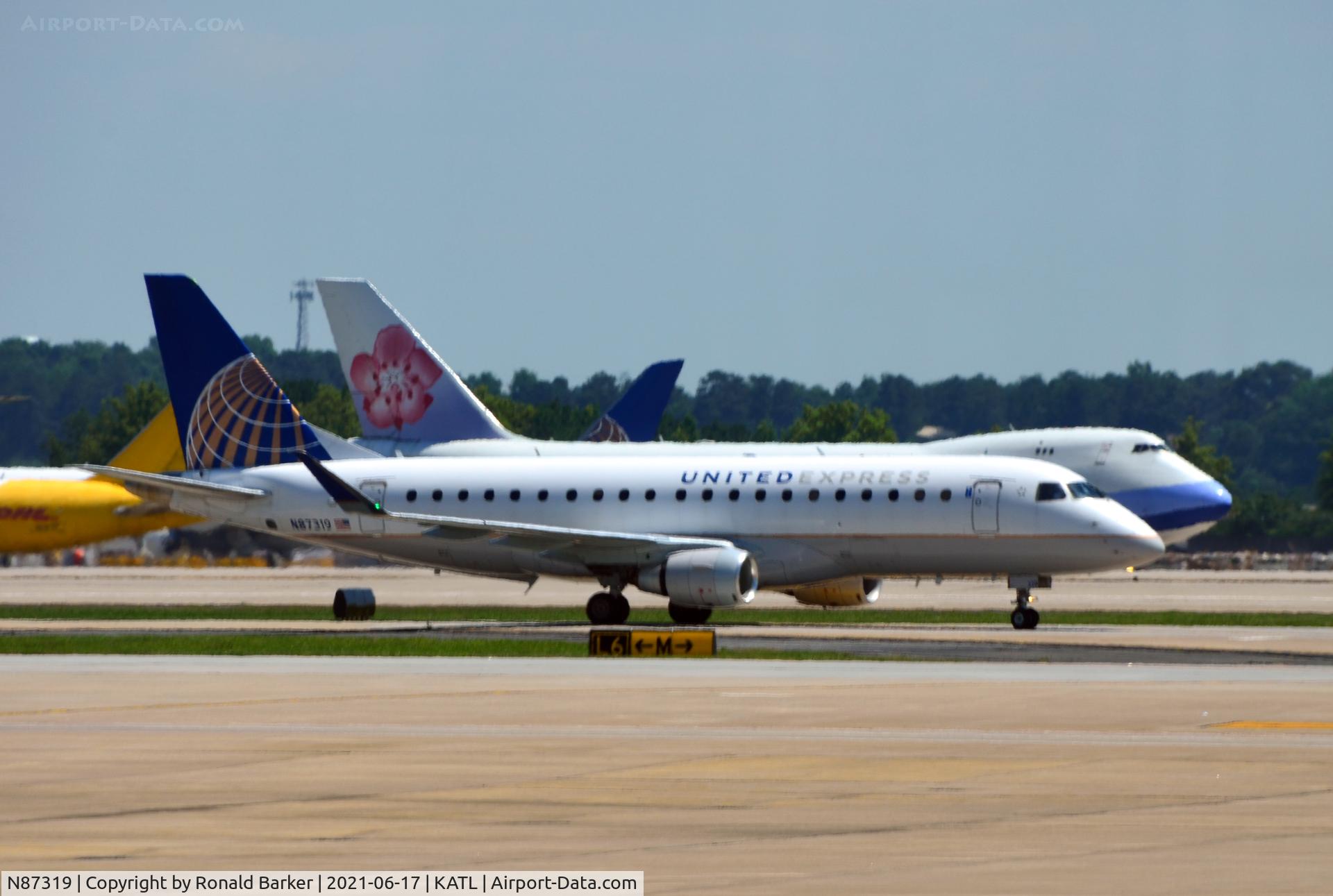 N87319, 2014 Embraer 175LR (ERJ-170-200LR) C/N 17000448, Taxi Atlanta