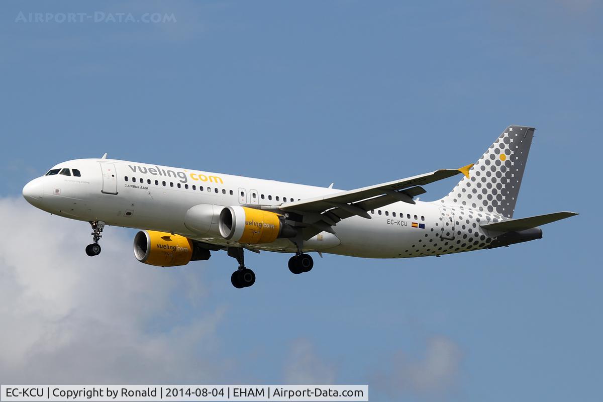 EC-KCU, 2007 Airbus A320-216 C/N 3109, at spl