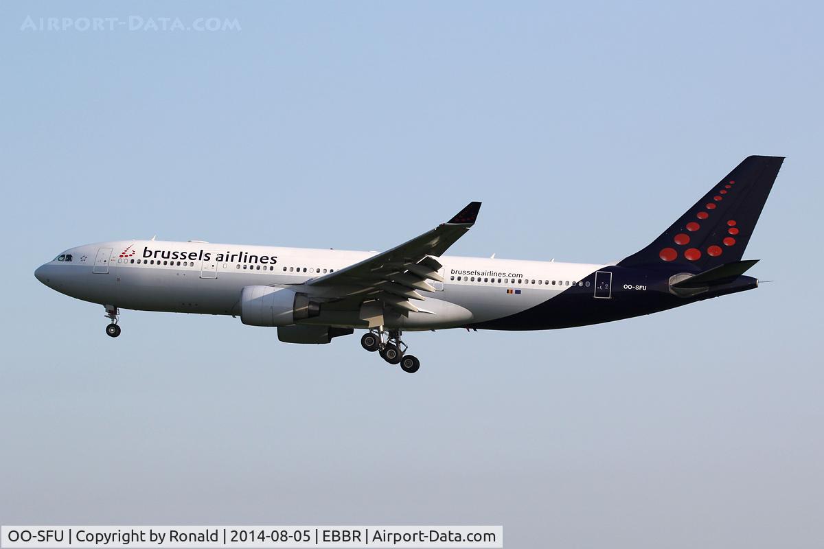 OO-SFU, 2000 Airbus A330-223 C/N 324, at bru