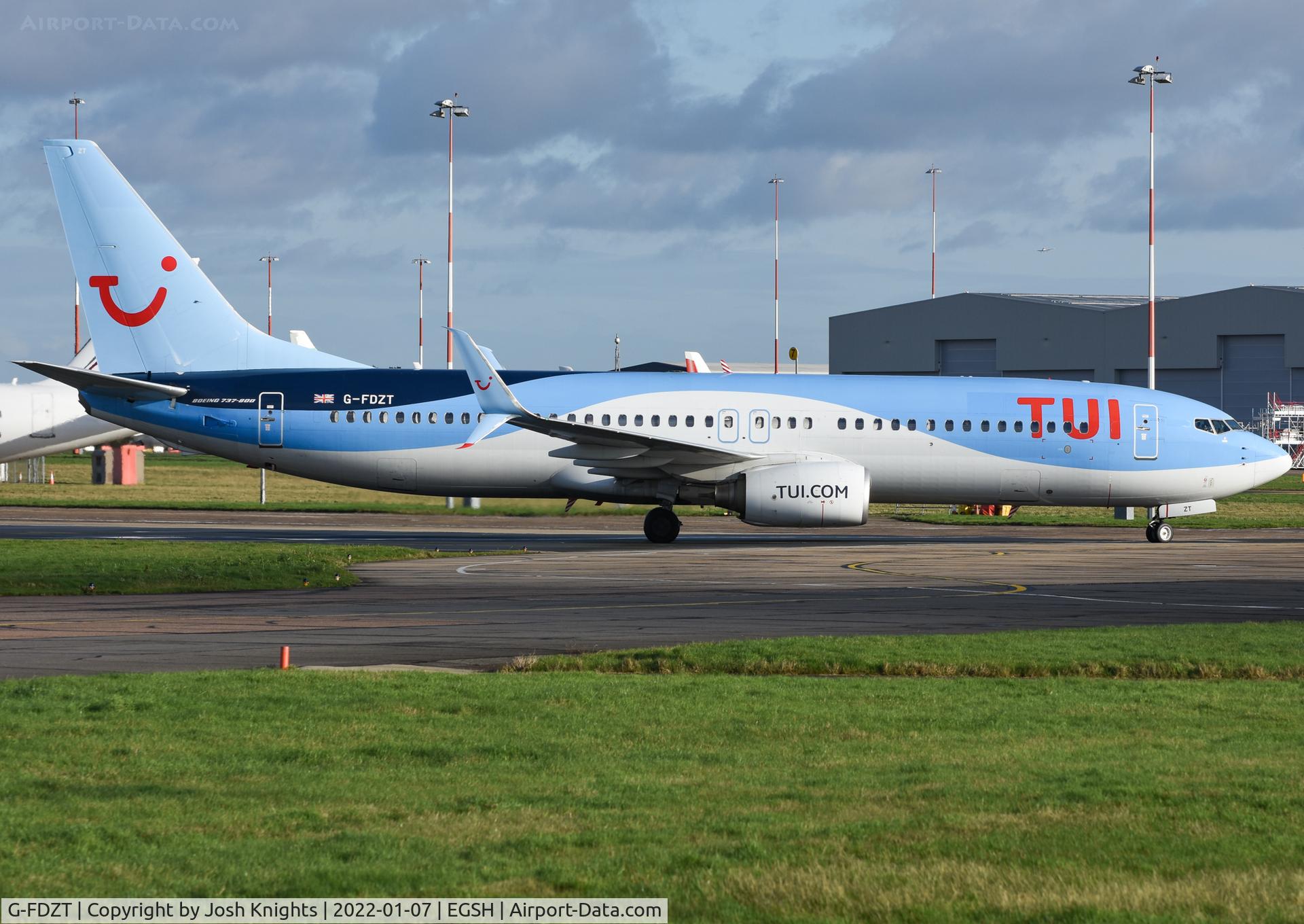G-FDZT, 2011 Boeing 737-8K5 C/N 37248, Arriving as TOM24H.