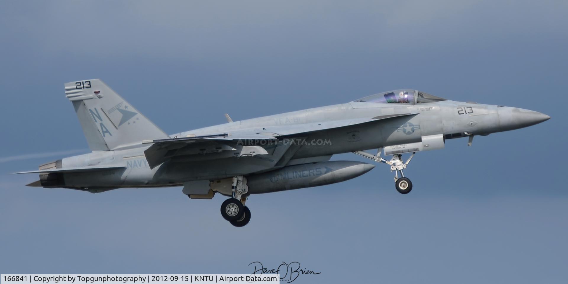166841, Boeing F/A-18E Super Hornet C/N E160, Fleet Demo departure
