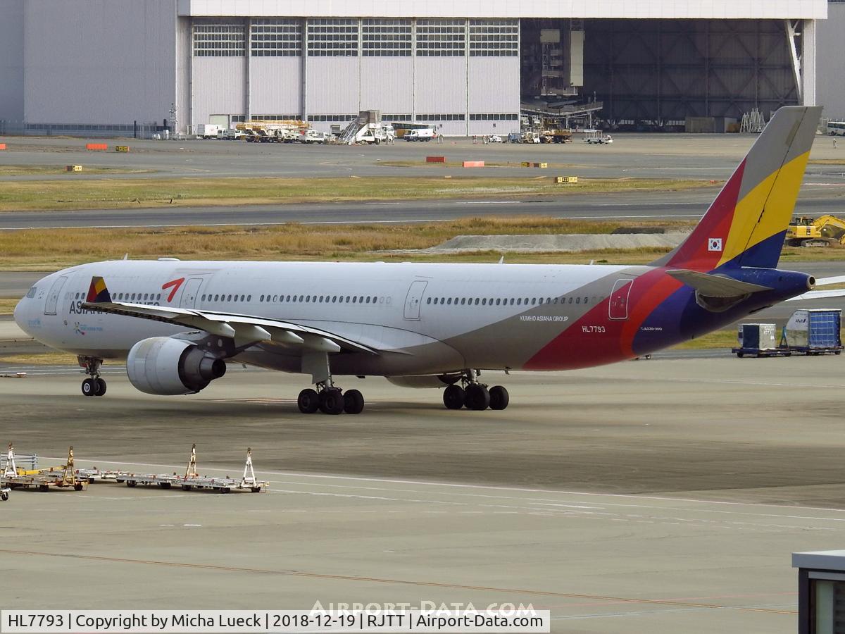 HL7793, 2009 Airbus A330-323E C/N 1055, At Haneda