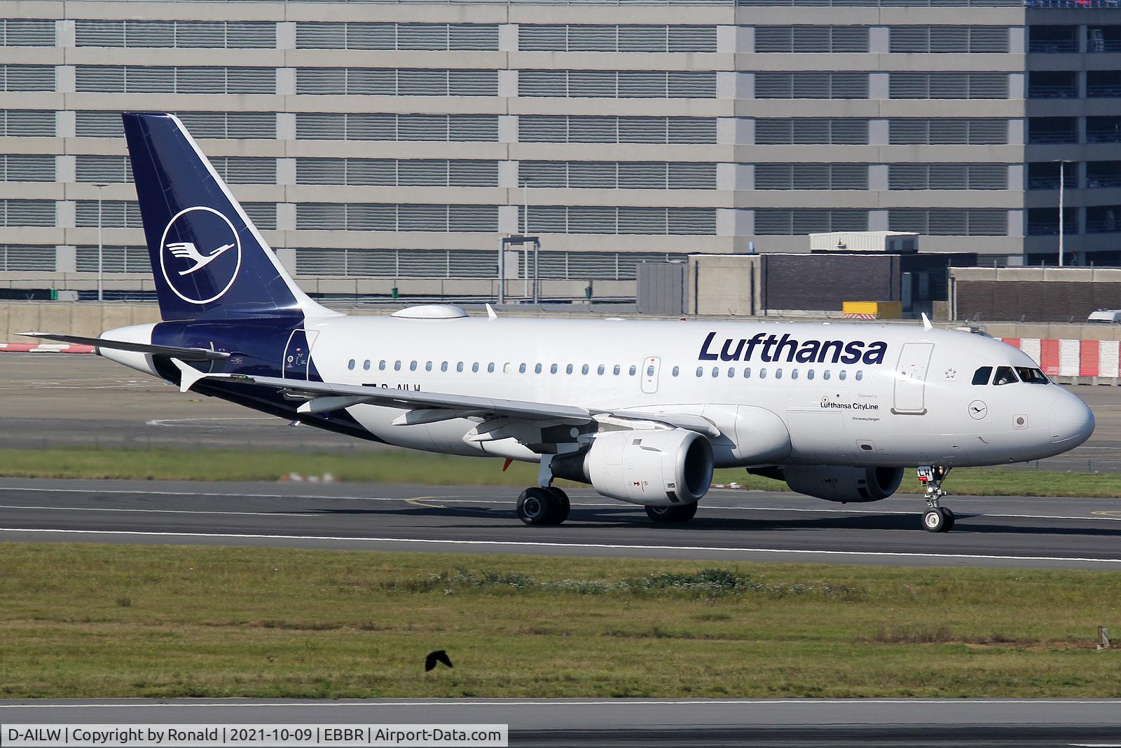 D-AILW, 1998 Airbus A319-114 C/N 853, at bru