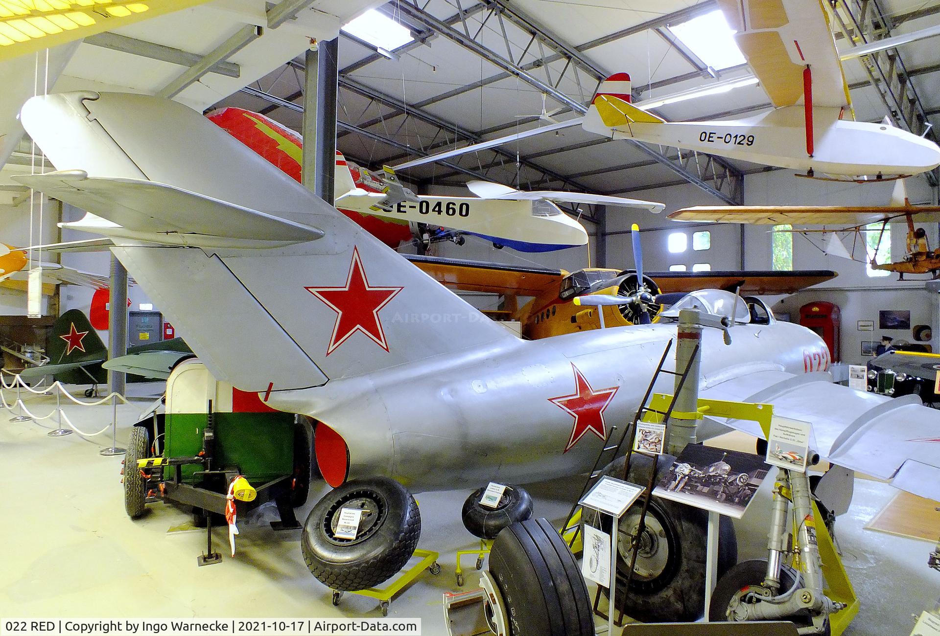 022 RED, Mikoyan-Gurevich MiG-15bis C/N 31530712, Mikoyan i Gurevich MiG-15bis FAGOT-B at the Luftfahrtmuseum Laatzen, Laatzen (Hannover)
