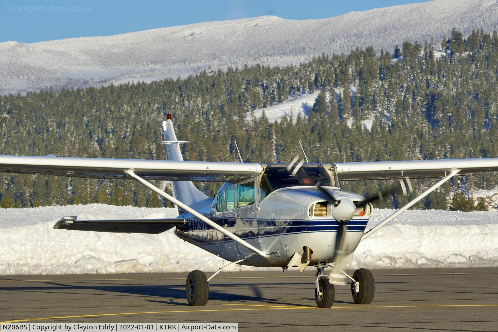 N206BS, 1968 Cessna TP206C Turbo Super Skylane C/N P206-0434, Truckee Tahoe Airport in California 2022