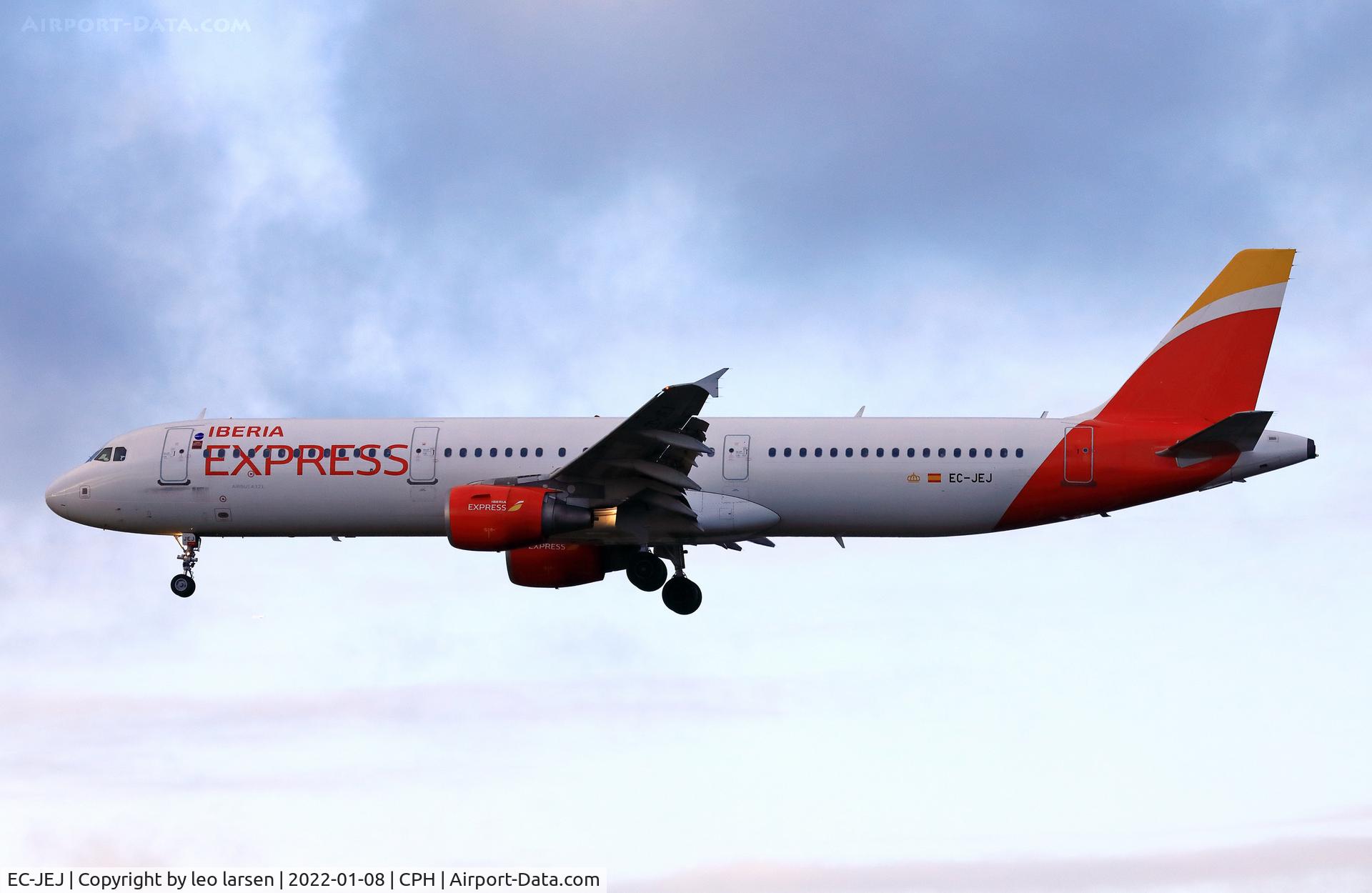 EC-JEJ, 2005 Airbus A321-211 C/N 2381, Copenhagen 8.1.2022