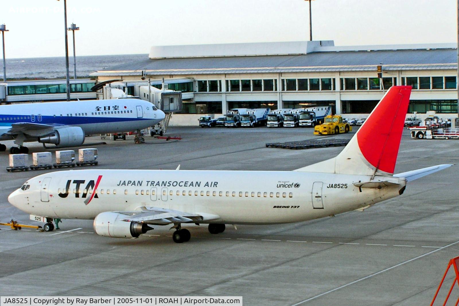 JA8525, 1995 Boeing 737-4Q3 C/N 26605, JA8525   Boeing 737-4Q3 [26605] (Japan Transocean Air) Okinawa-Naha~JA 01/11/2005