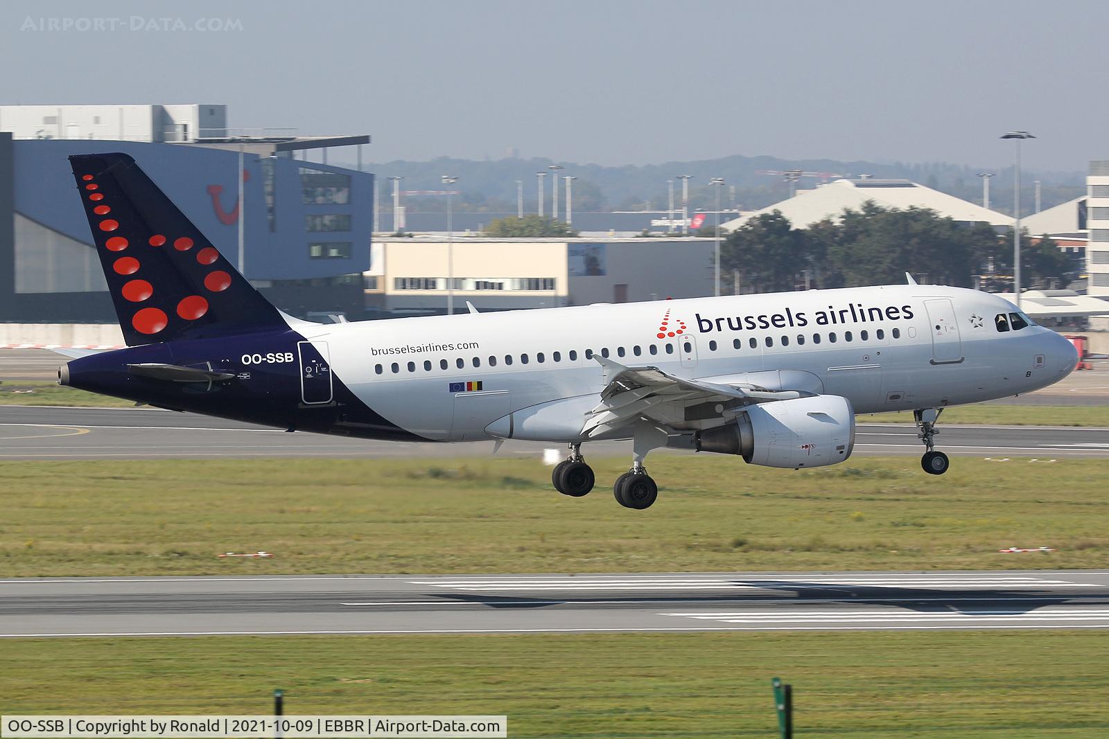 OO-SSB, 2005 Airbus A319-111 C/N 2400, at bru