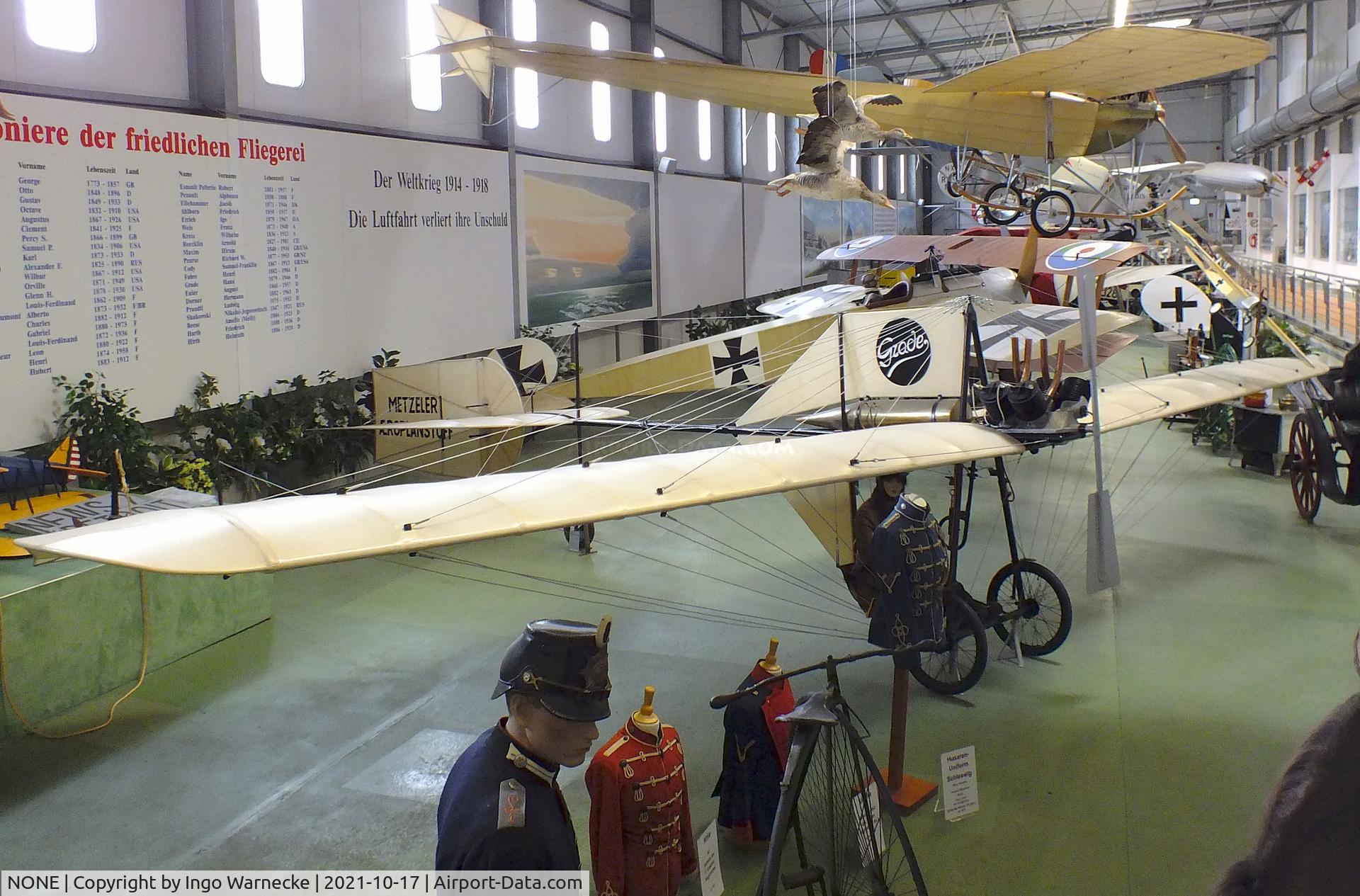 NONE, 1996 Rolf Wille Hans Grade 1911 Eindecker Nr.31 replica C/N 01, Hans Grade (Rolf Wille) 1911 Eindecker Nr.31 replica at the Luftfahrtmuseum Laatzen, Laatzen (Hannover)