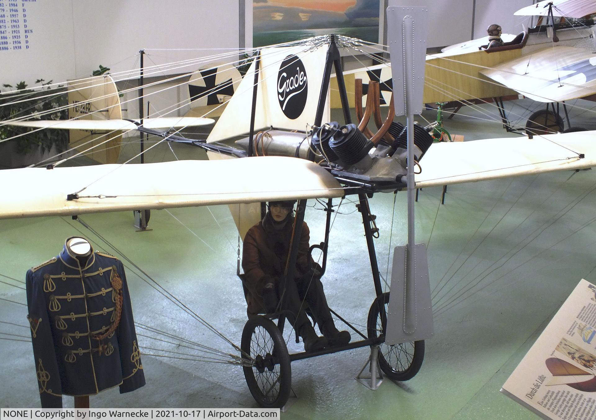 NONE, 1996 Rolf Wille Hans Grade 1911 Eindecker Nr.31 replica C/N 01, Hans Grade (Rolf Wille) 1911 Eindecker Nr.31 replica at the Luftfahrtmuseum Laatzen, Laatzen (Hannover)
