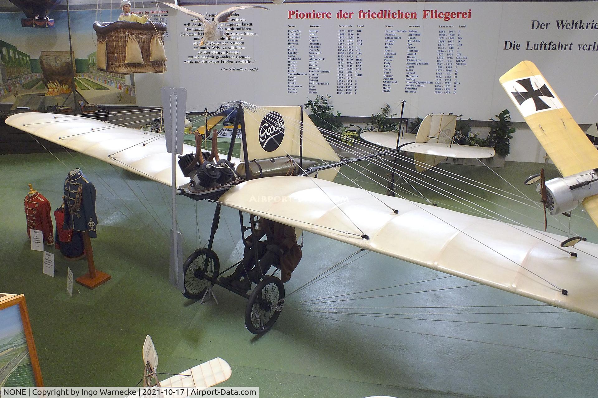NONE, 1996 Rolf Wille Hans Grade 1911 Eindecker Nr.31 replica C/N 01, Hans Grade (Rolf Wille) 1911 Eindecker Nr.31 replica at the Luftfahrtmuseum Laatzen, Laatzen (Hannover)