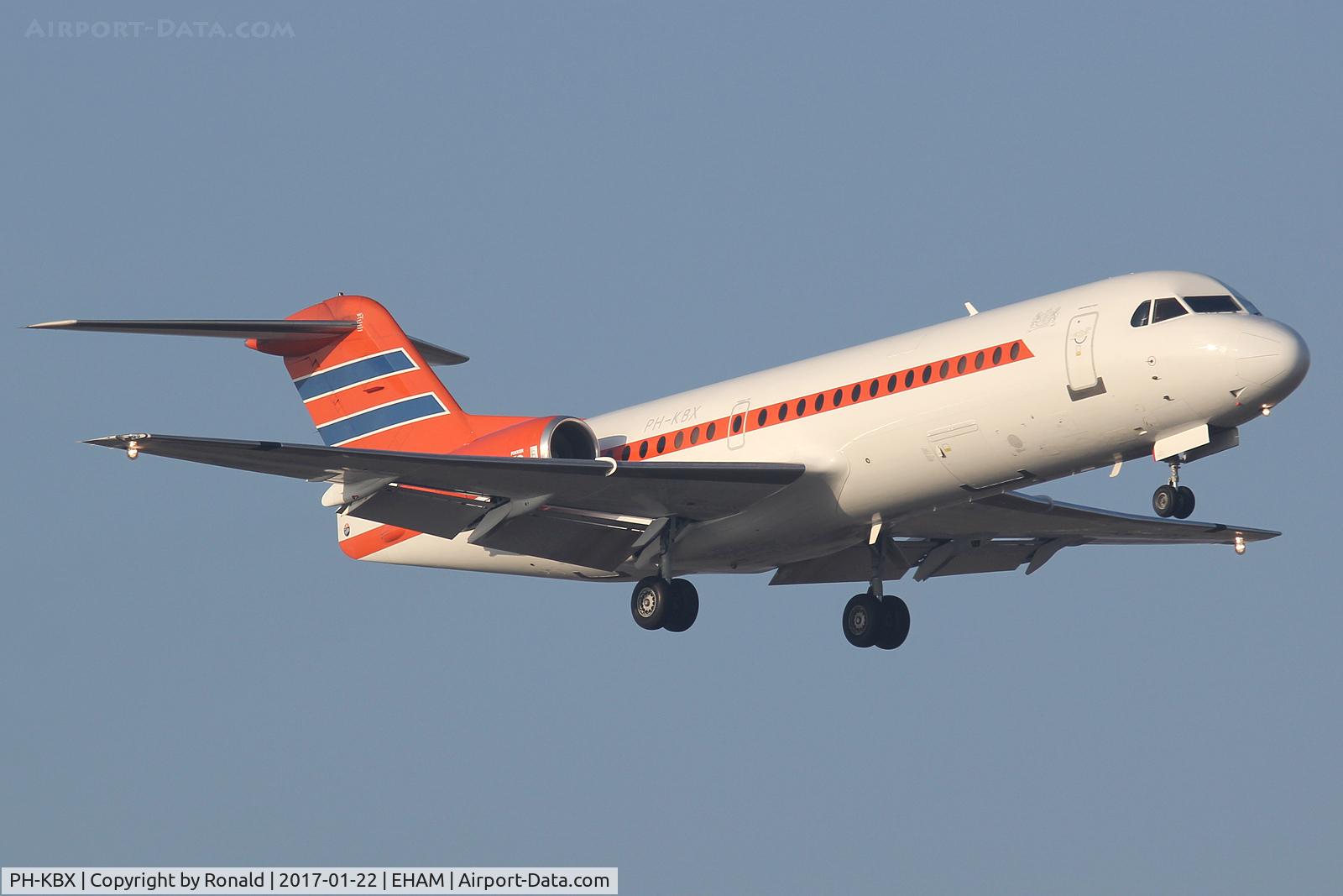 PH-KBX, 1996 Fokker 70 (F-28-0070) C/N 11547, at spl